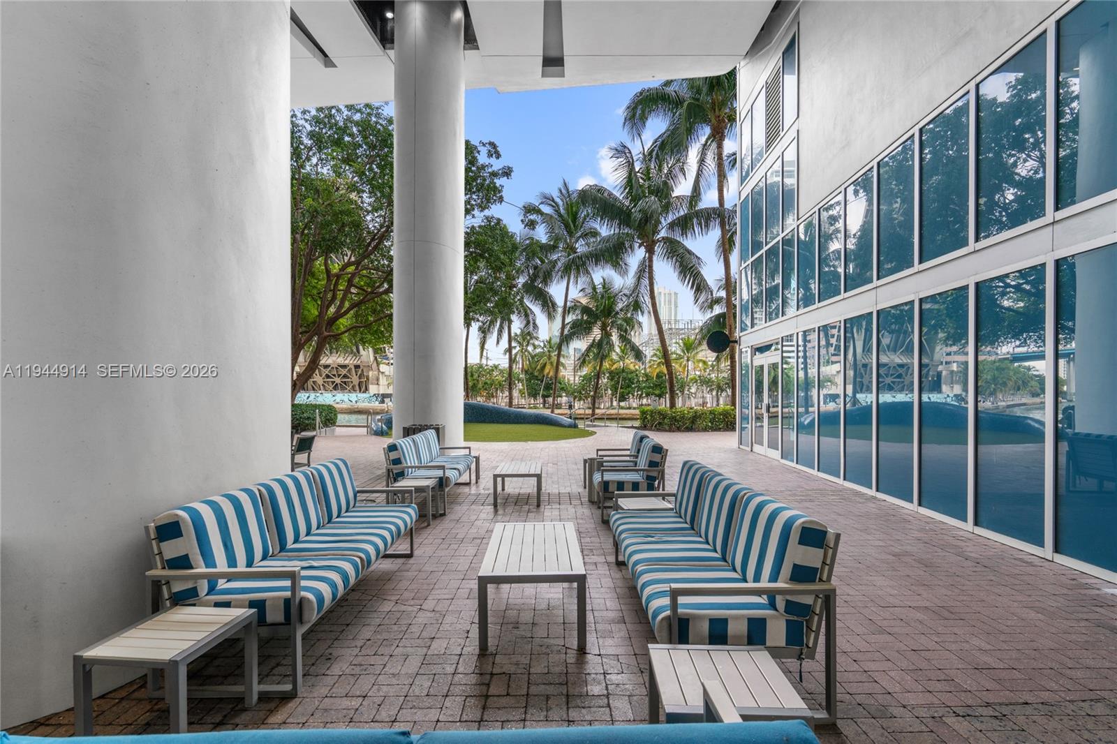 LATITUDE ON THE RIVER CON - Residential