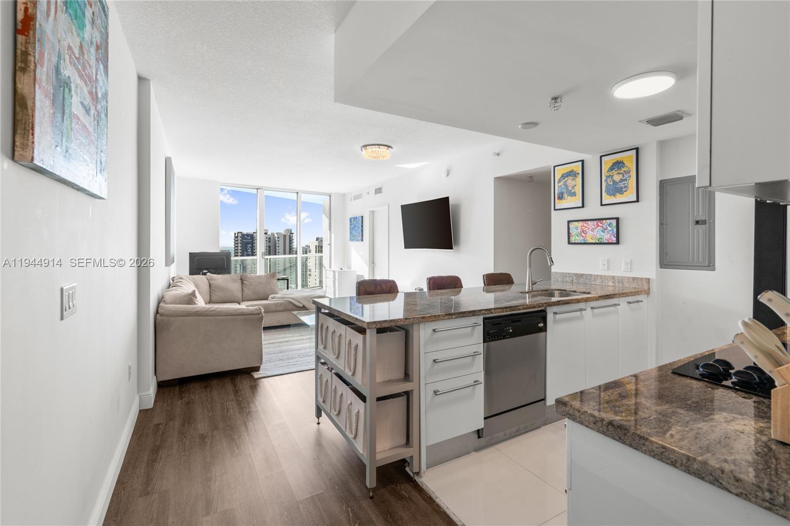 LATITUDE ON THE RIVER CON - Residential