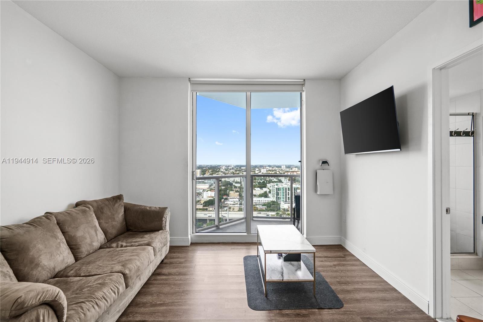 LATITUDE ON THE RIVER CON - Residential