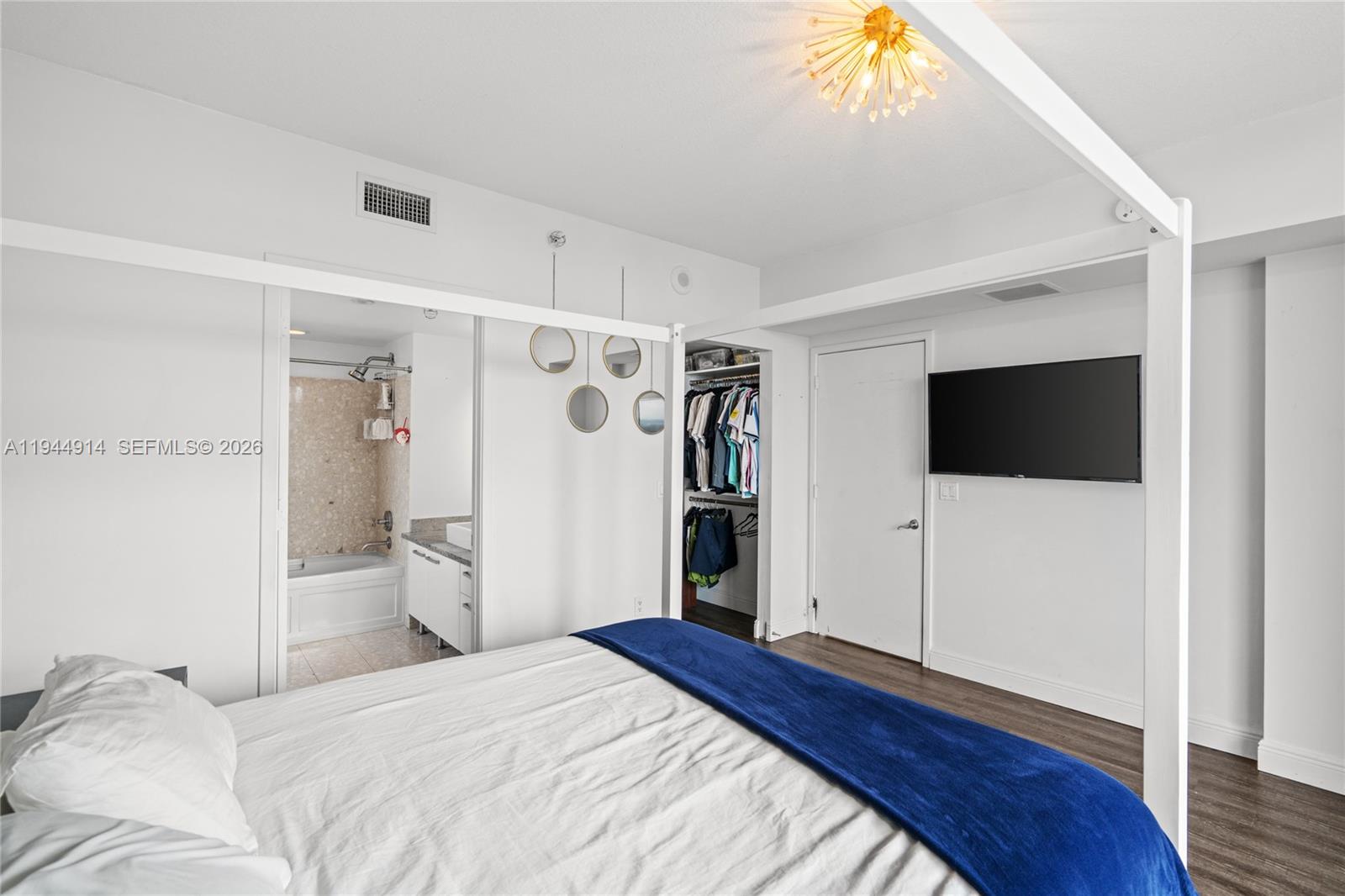 LATITUDE ON THE RIVER CON - Residential