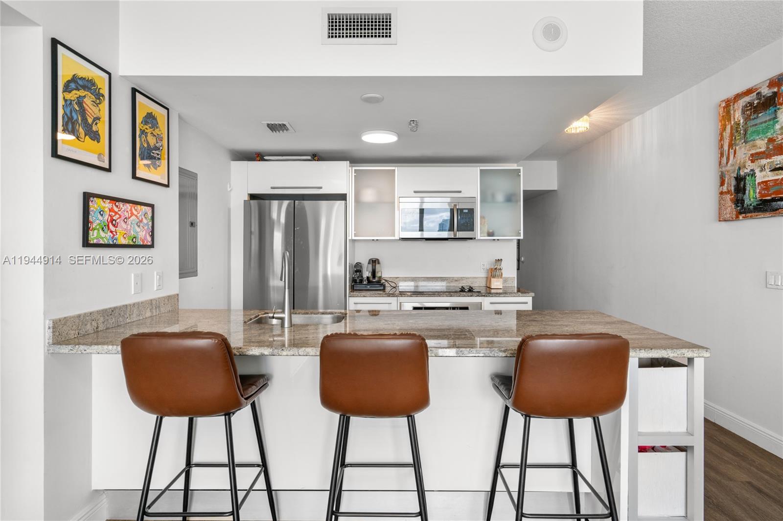 LATITUDE ON THE RIVER CON - Residential