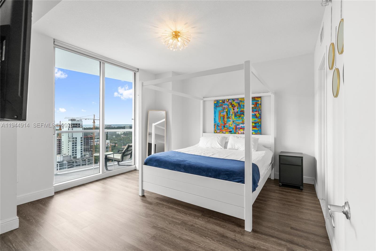 LATITUDE ON THE RIVER CON - Residential