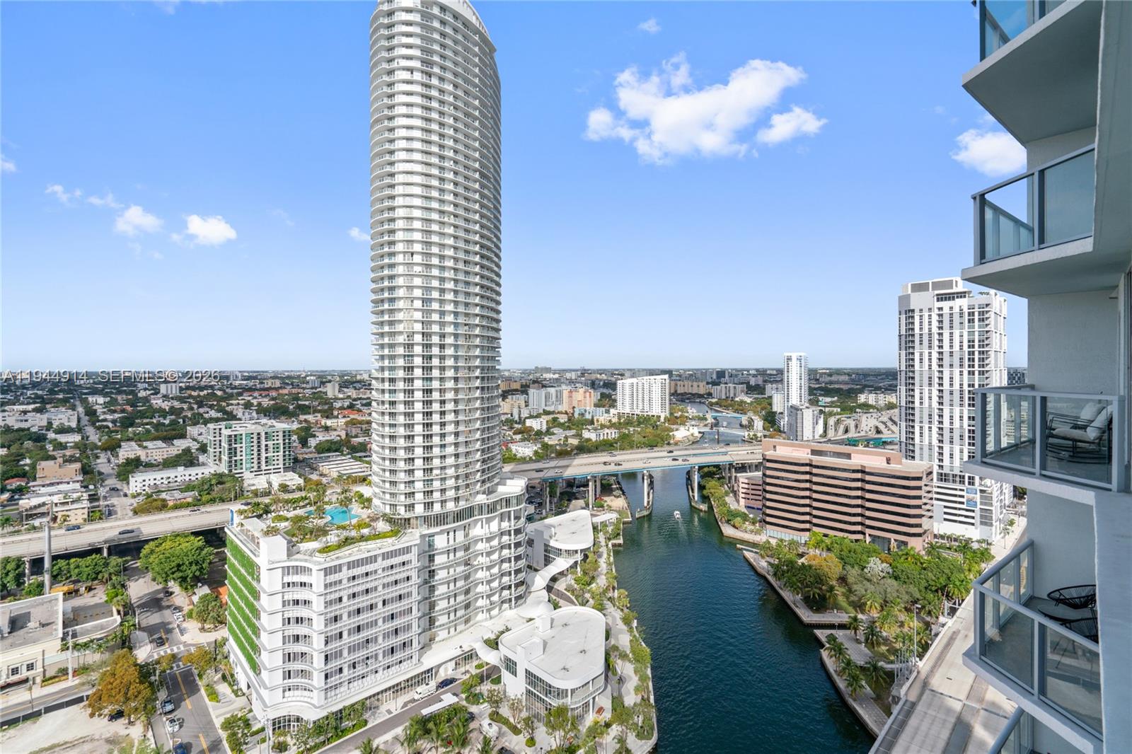 LATITUDE ON THE RIVER CON - Residential