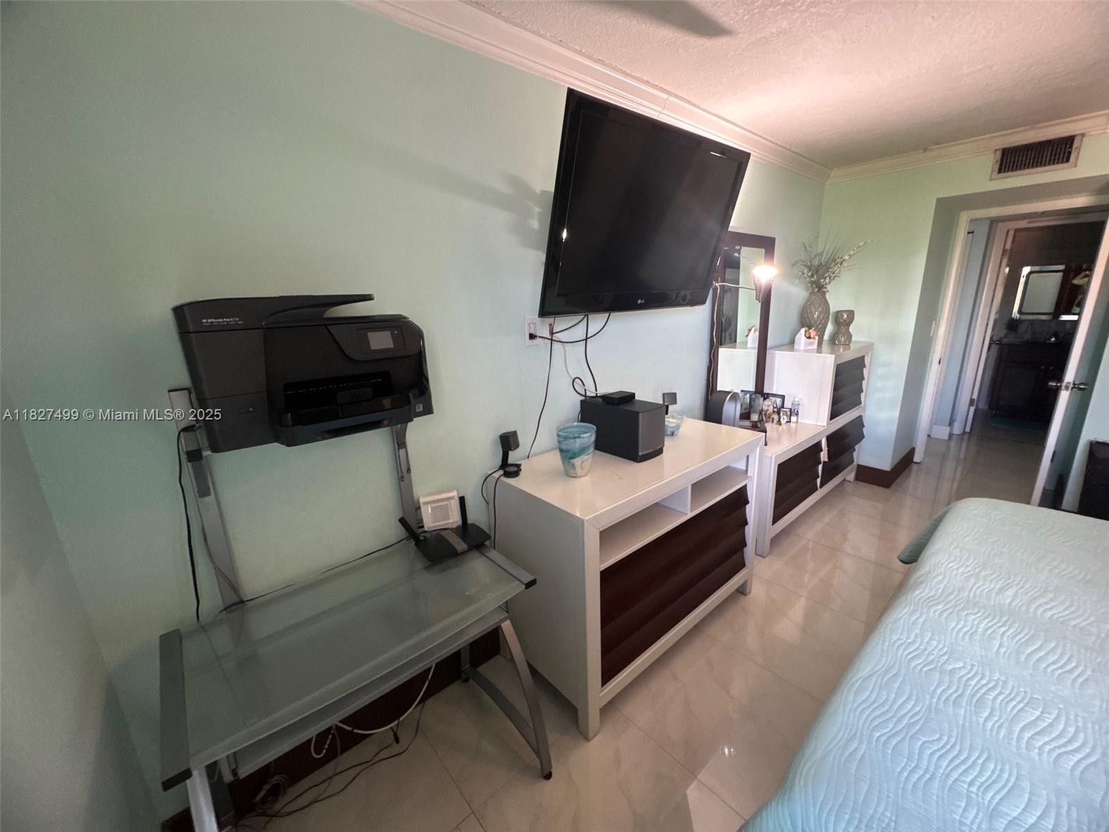 EL CID CONDO - Residential