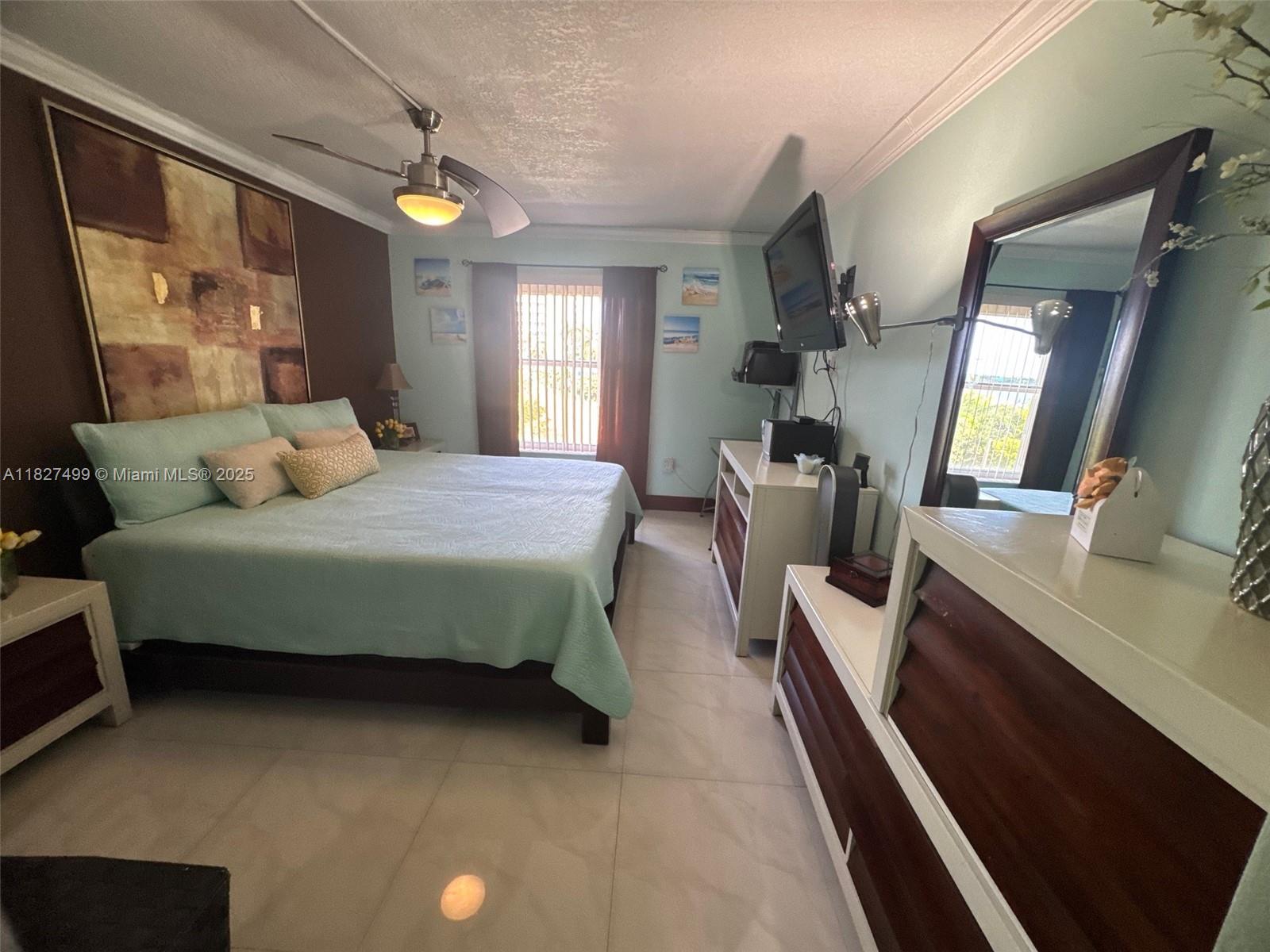 EL CID CONDO - Residential