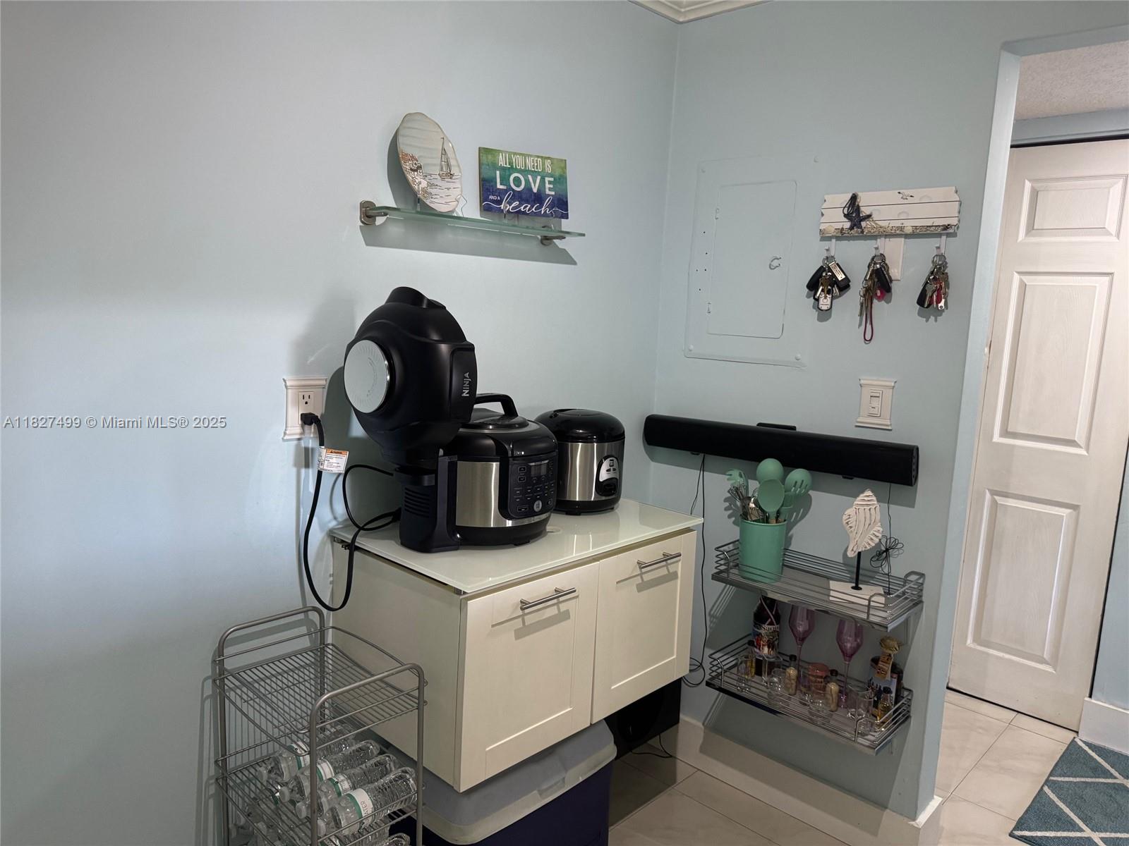 EL CID CONDO - Residential