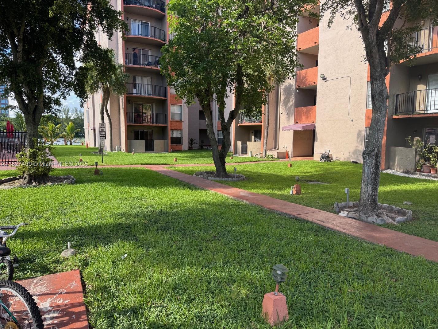 EL CID CONDO - Residential