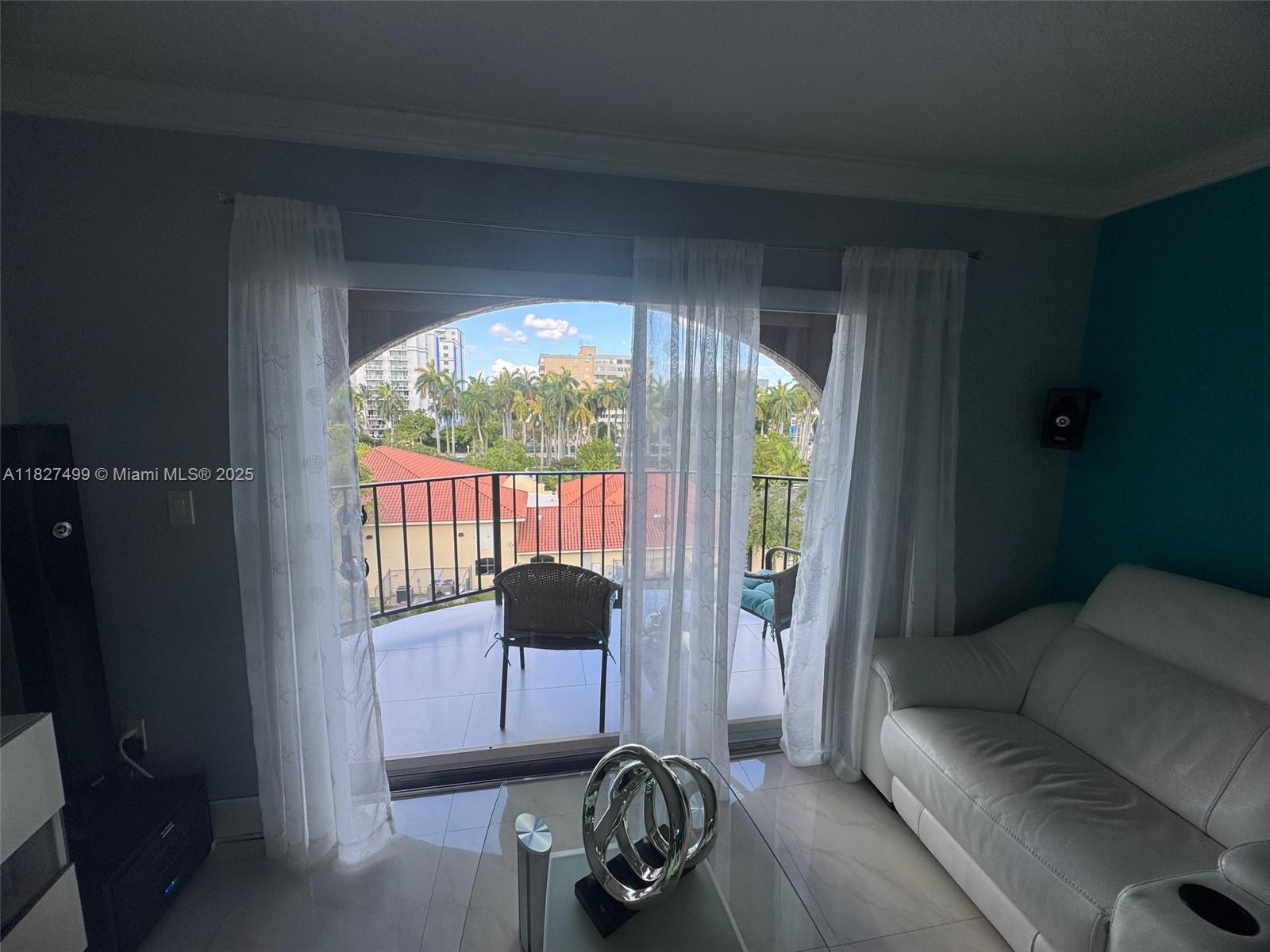 EL CID CONDO - Residential