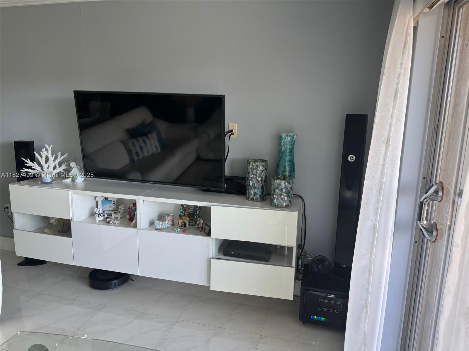 EL CID CONDO - Residential