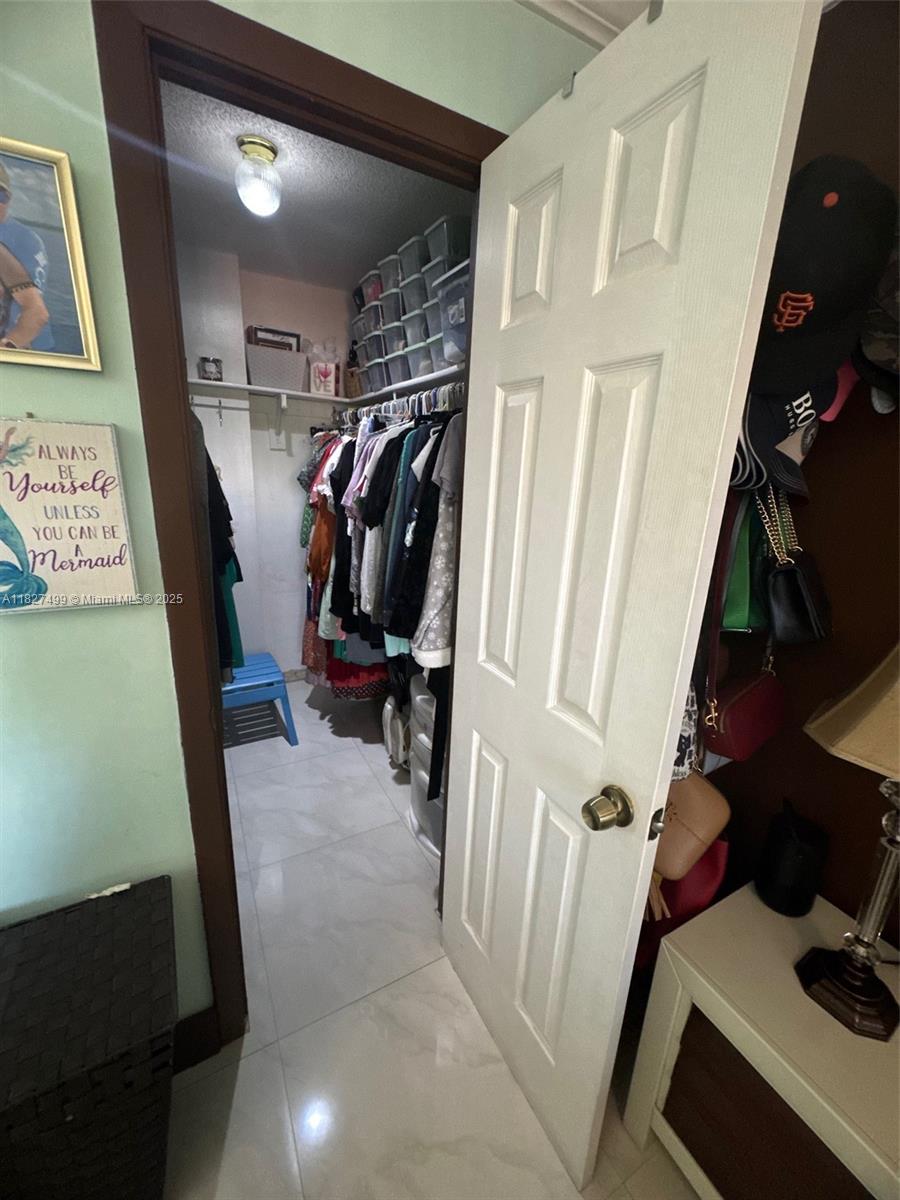 EL CID CONDO - Residential