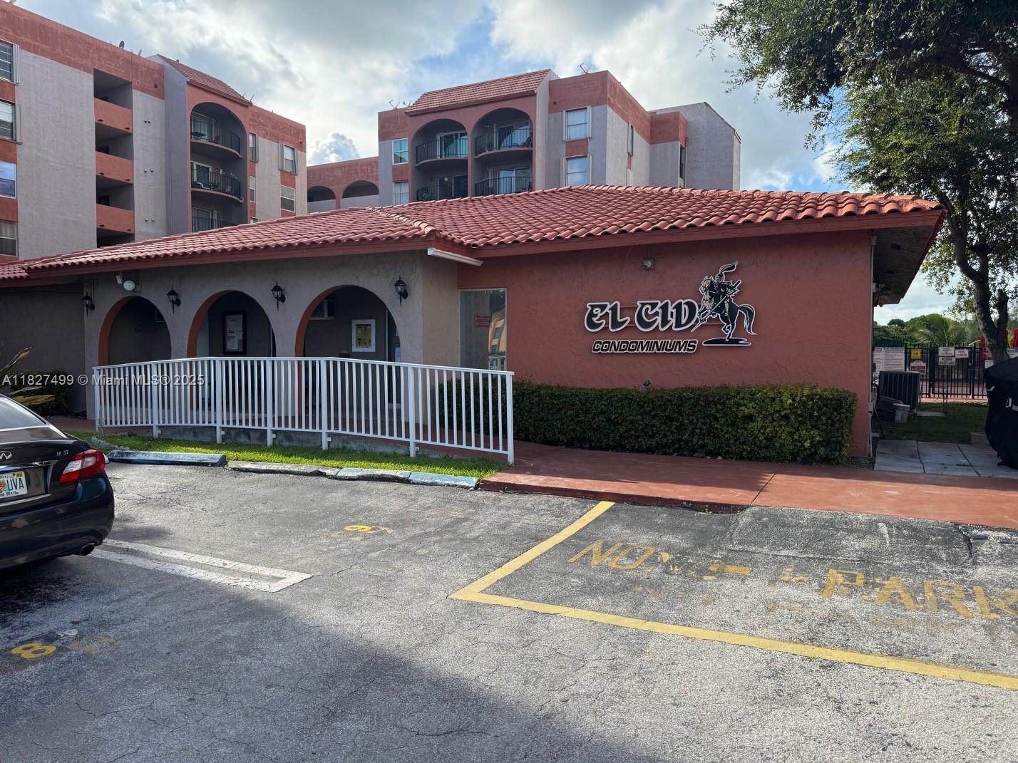 EL CID CONDO - Residential