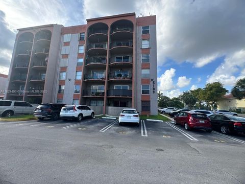 5199 NW 7th St 607 Miami FL 33126