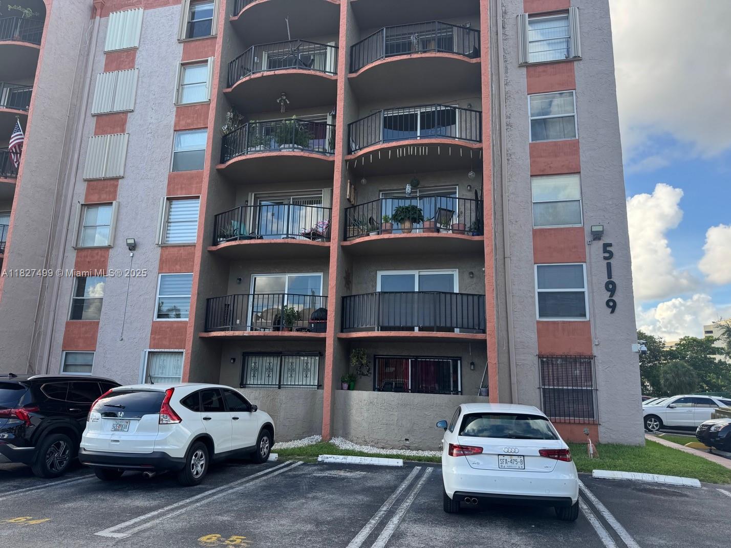 EL CID CONDO - Residential