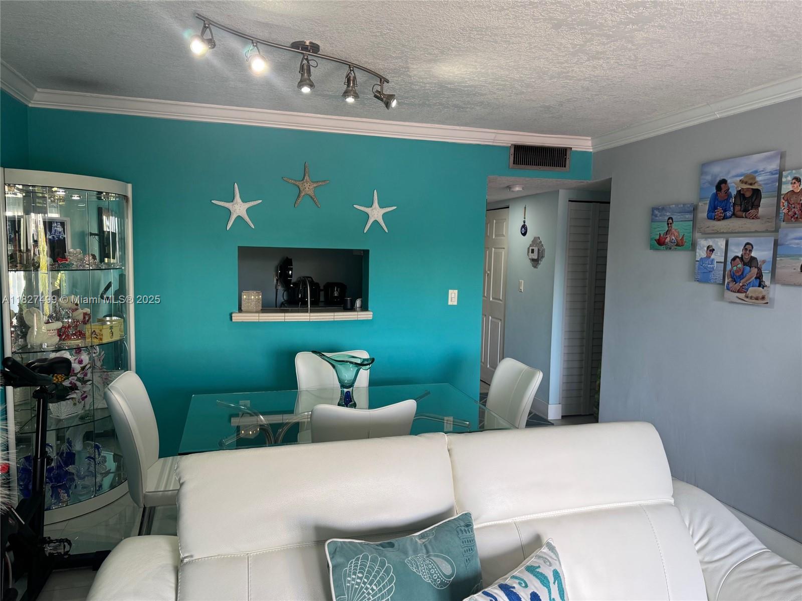 EL CID CONDO - Residential