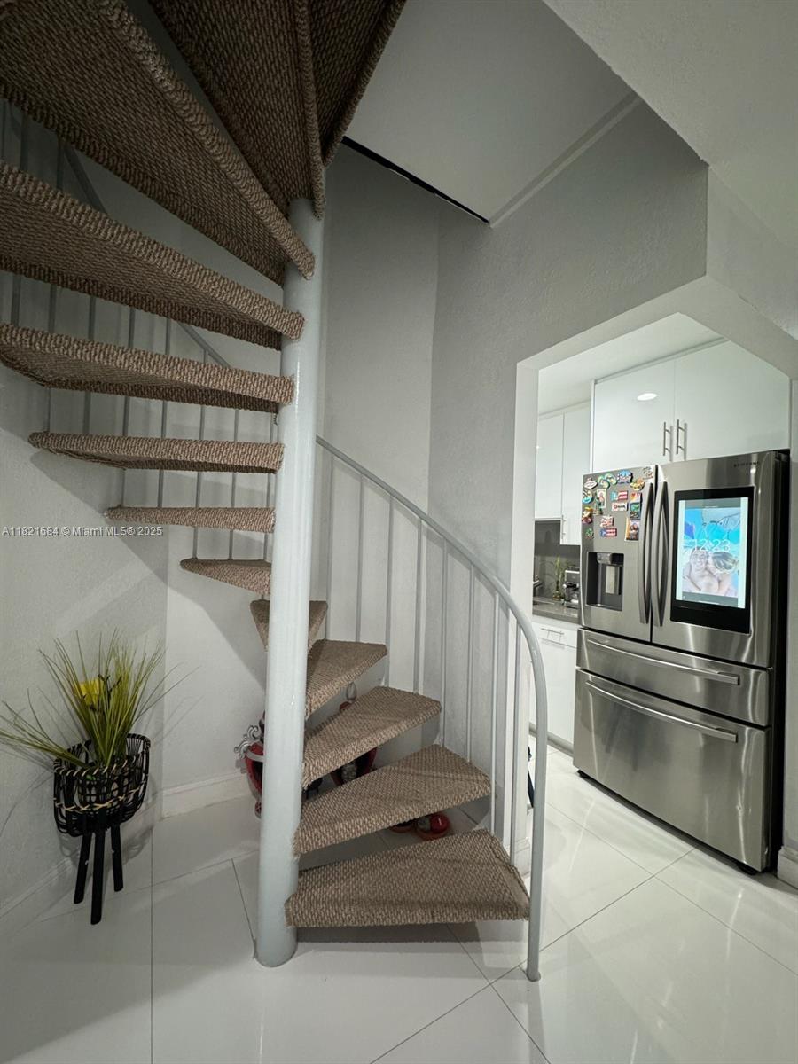 KENDALE WOODS NORTH CONDO - Residential