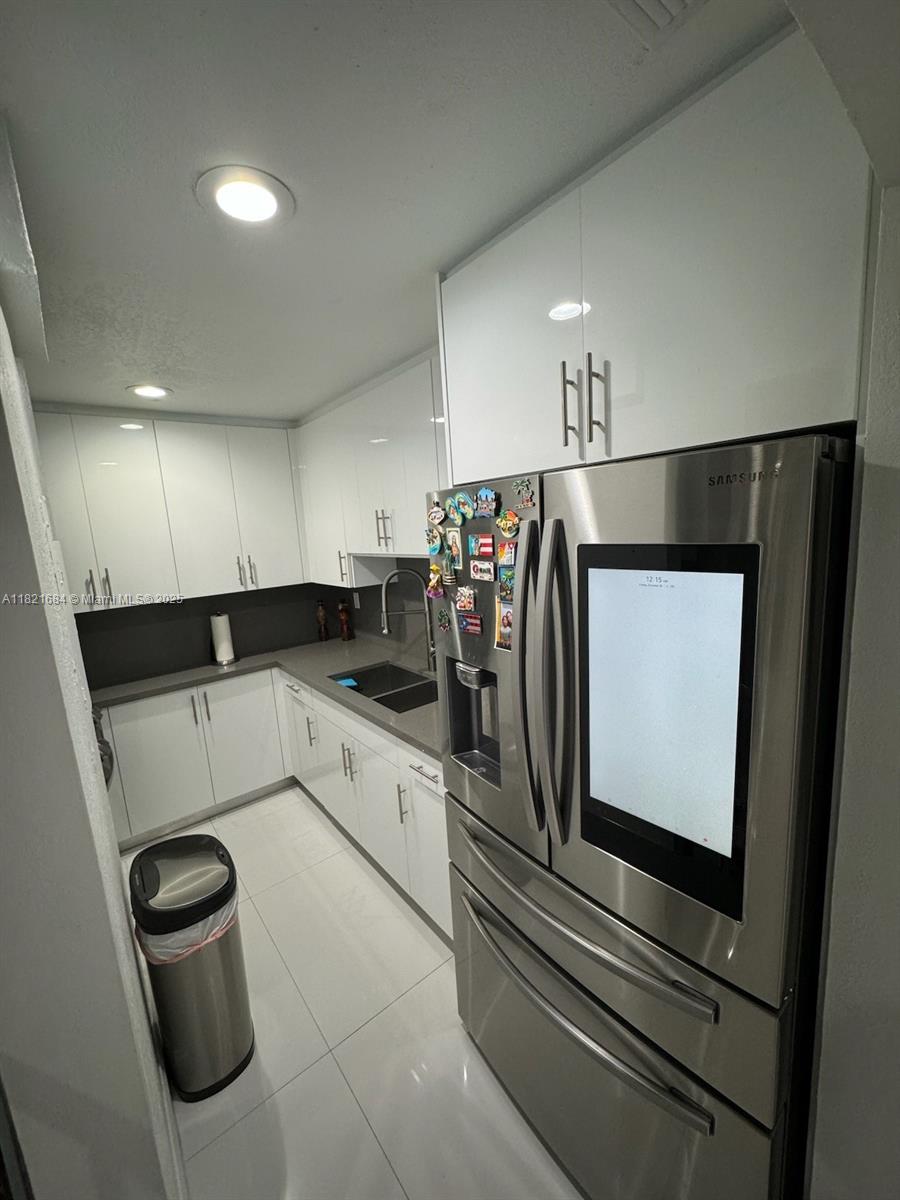 KENDALE WOODS NORTH CONDO - Residential