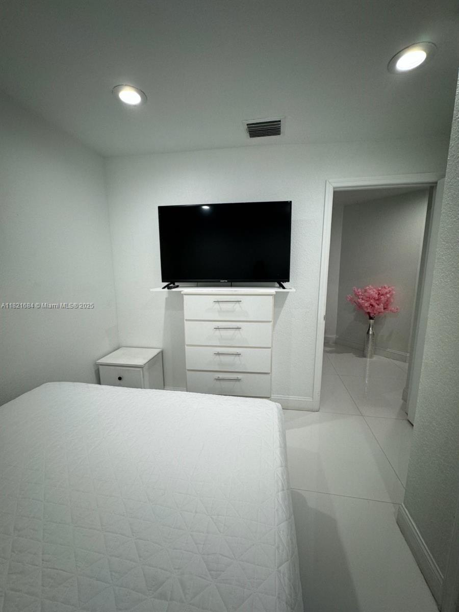 KENDALE WOODS NORTH CONDO - Residential