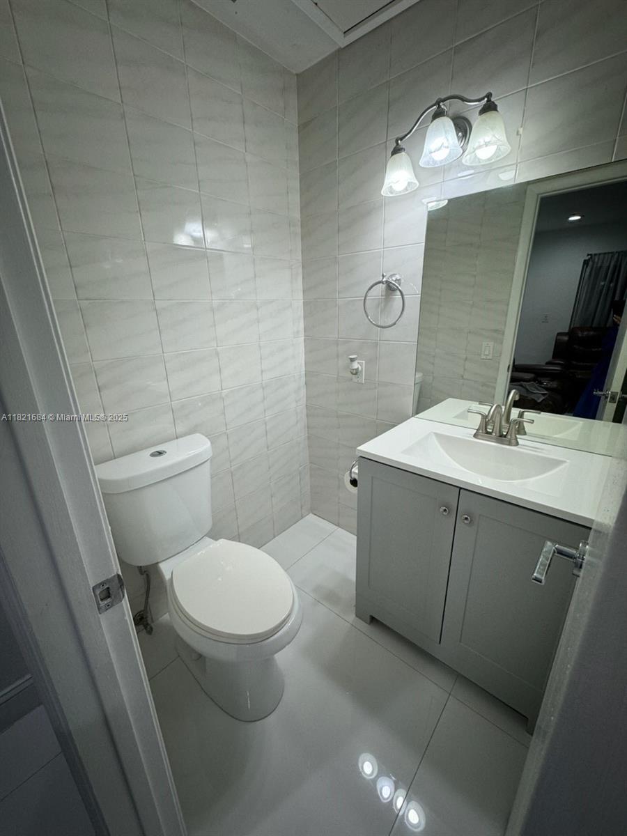 KENDALE WOODS NORTH CONDO - Residential