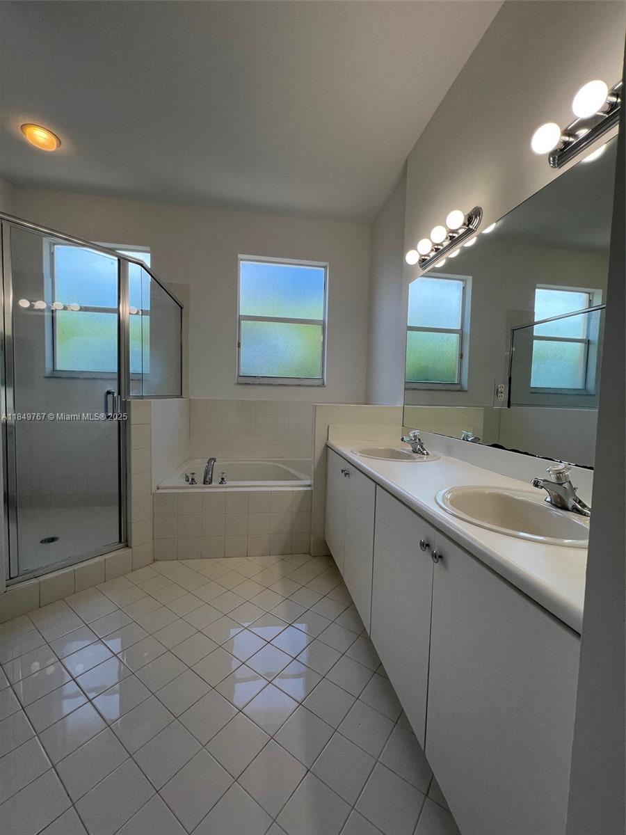 COURTS AT TUSCANY - Residential