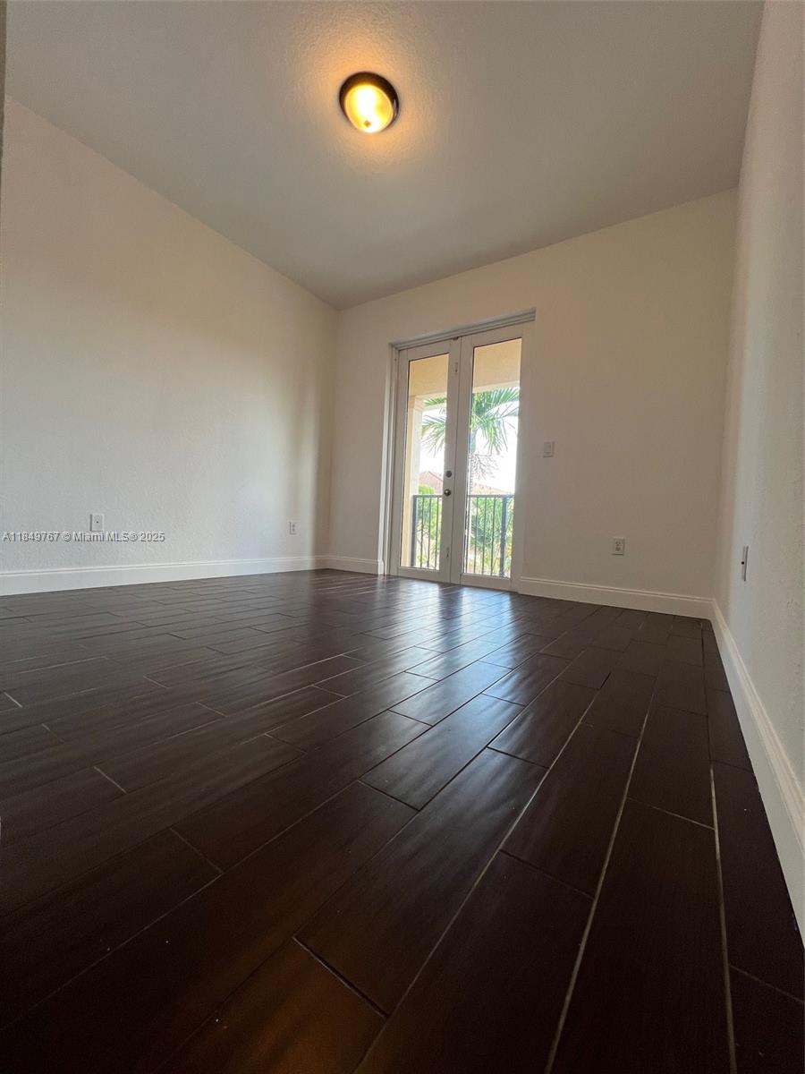 COURTS AT TUSCANY - Residential