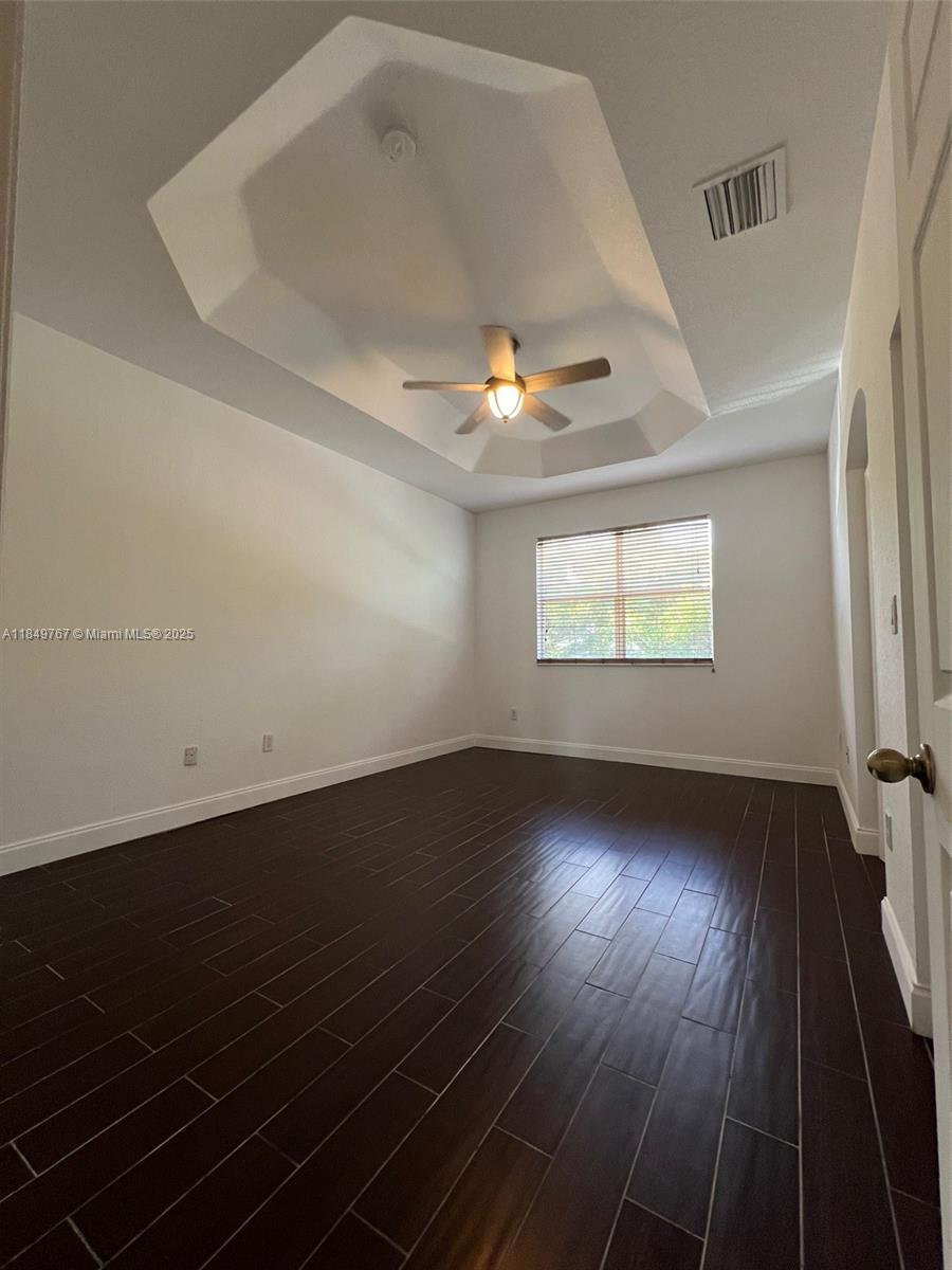 COURTS AT TUSCANY - Residential