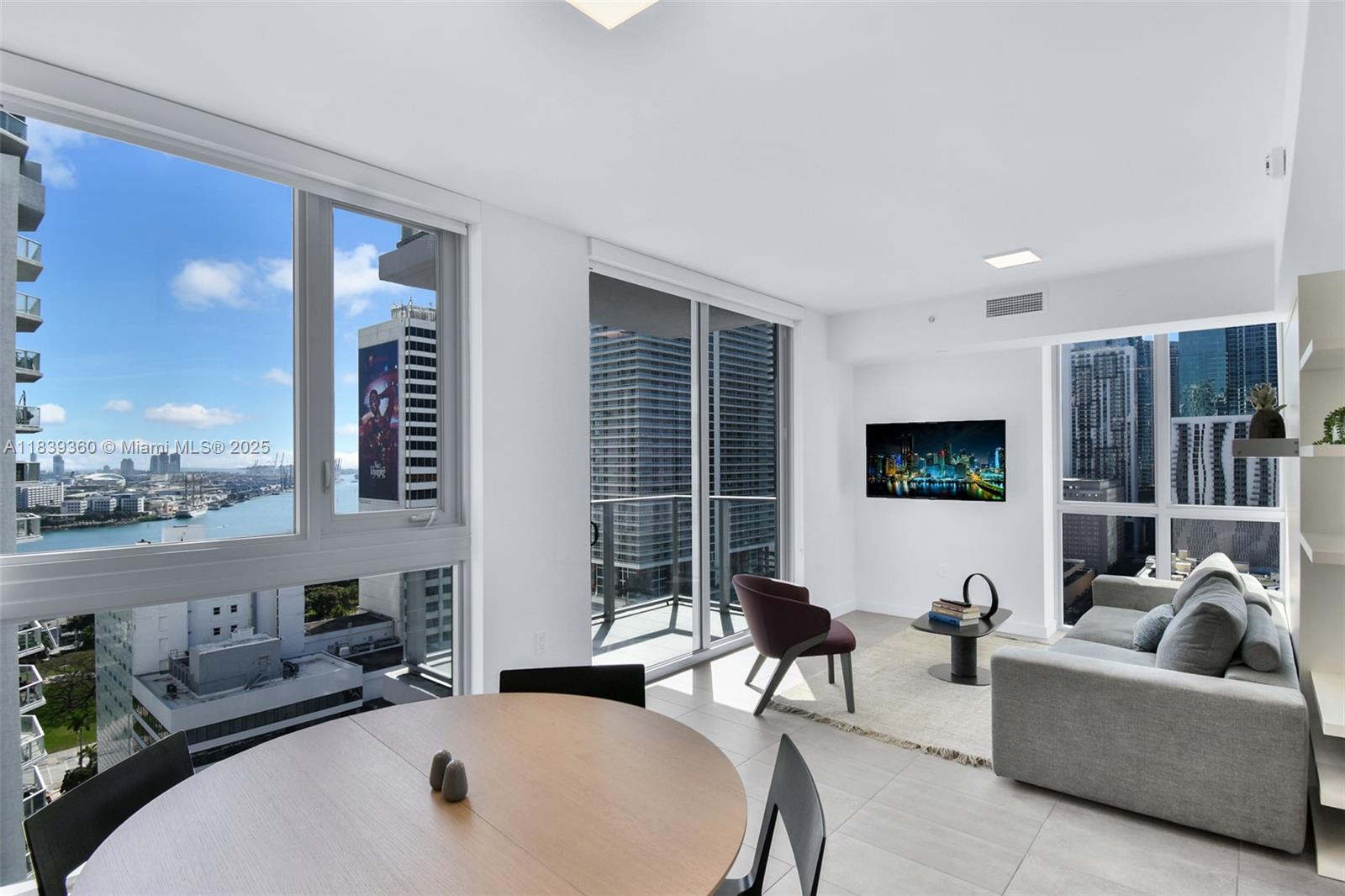 Best Corner Unit facing Southeast on higher floor with Waterview . It's walking distance to Bayside Market, AA Arena, tons of restaurants and stores nearby.