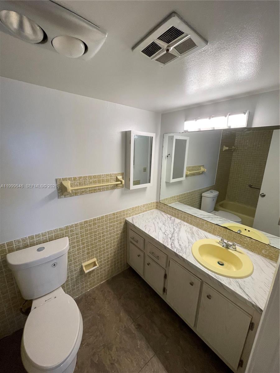 CASTLE APARTMENTS 12 COND - Residential