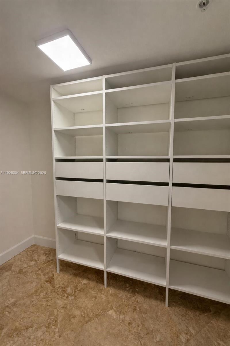 LA PERLA CONDO - Residential