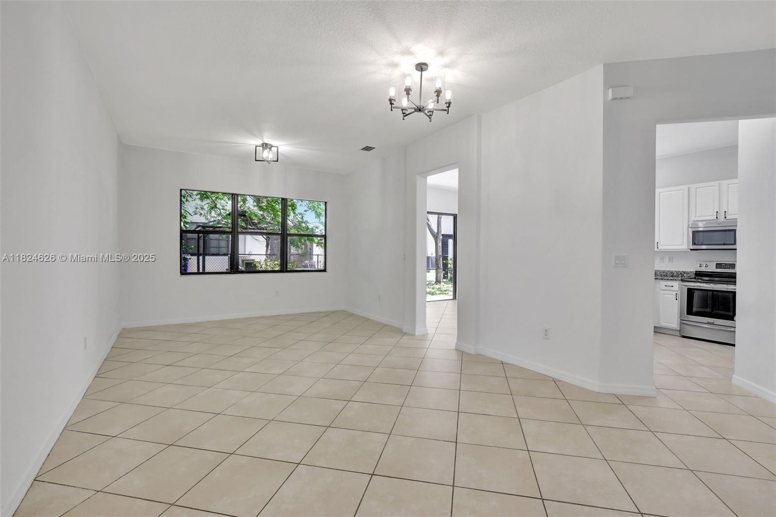 9135 SW 36th Mnr