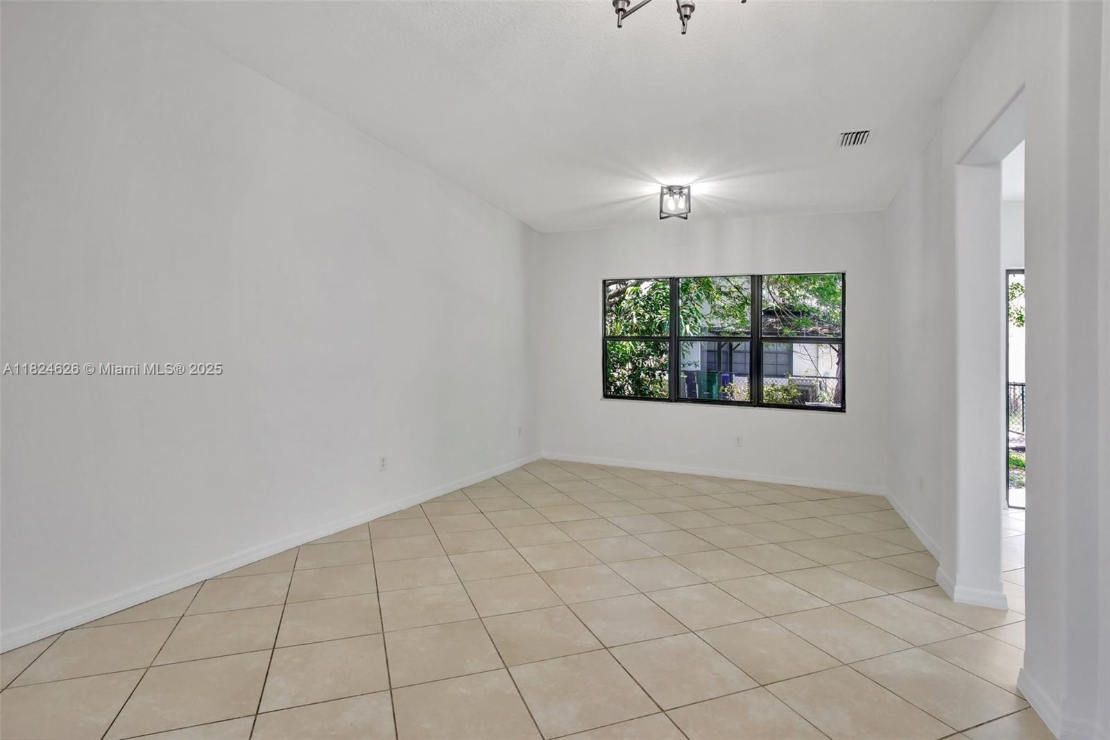 9135 SW 36th Mnr