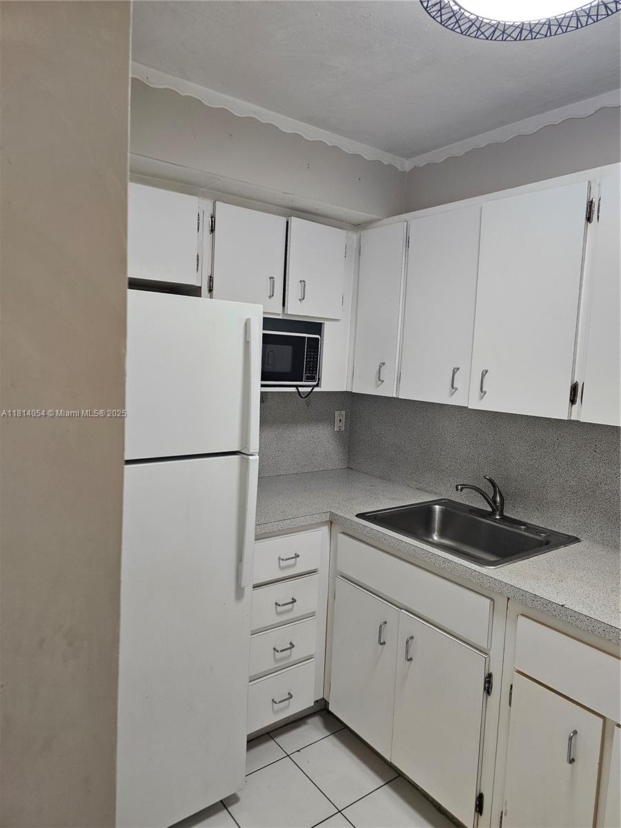 SUNSET VILLAS NO 3 CONDO - Residential Lease