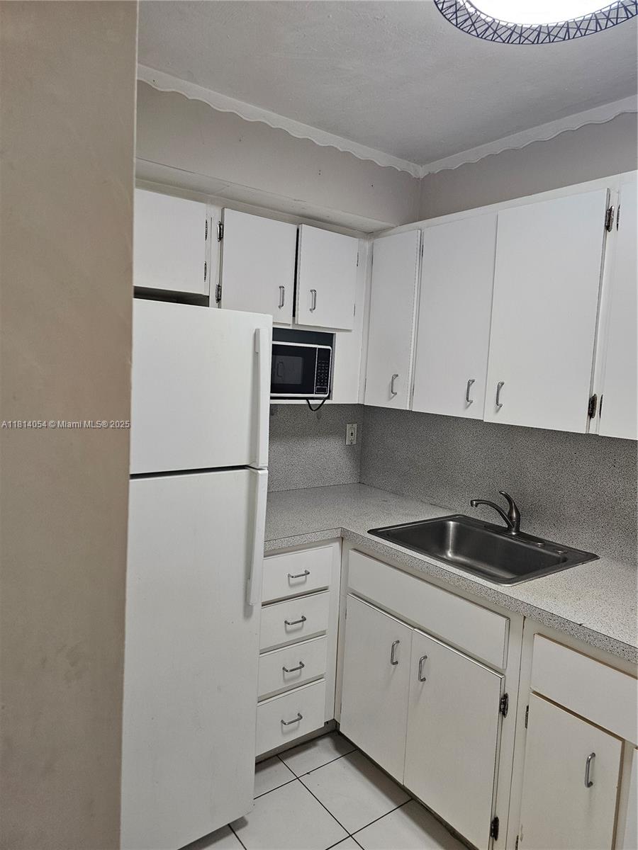 SUNSET VILLAS NO 3 CONDO - Residential Lease