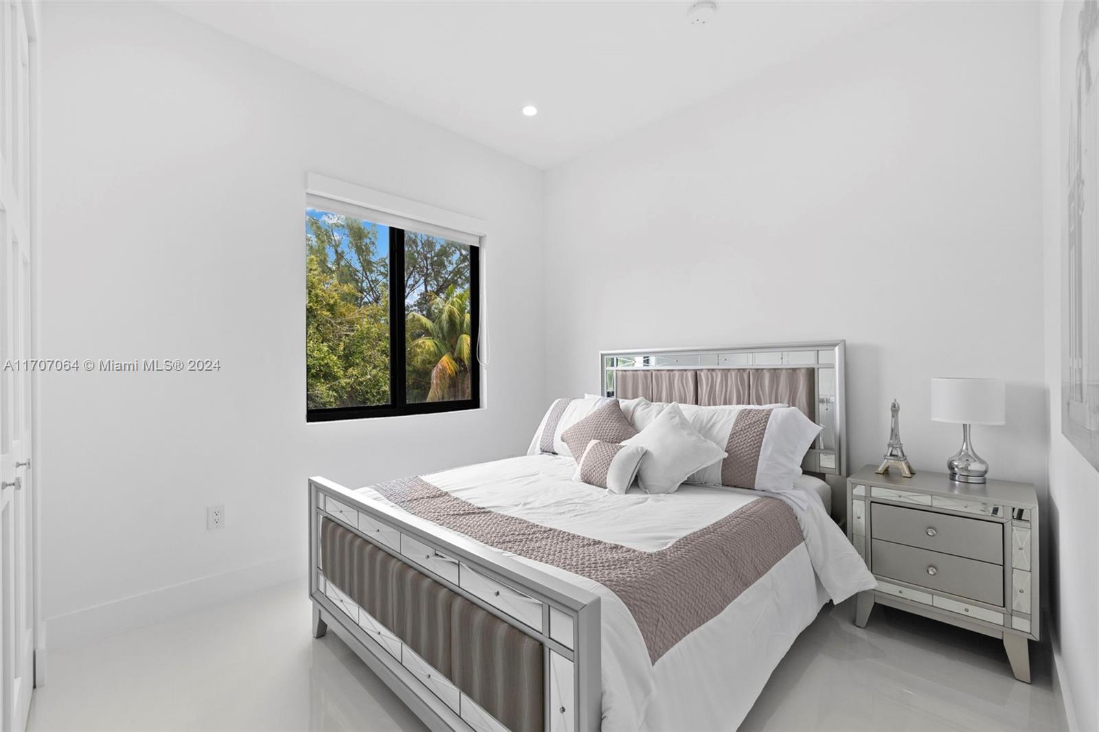 RIVERSIDE ADD AMEN PLAT - Residential