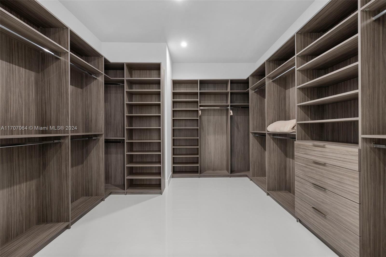 RIVERSIDE ADD AMEN PLAT - Residential