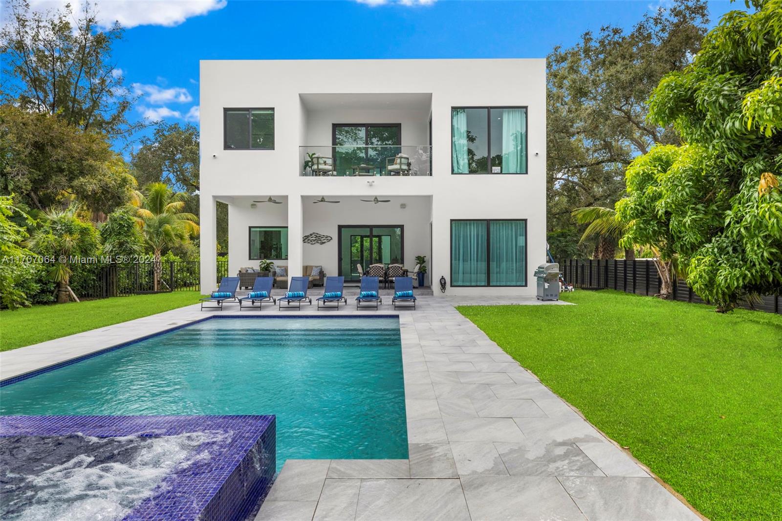 RIVERSIDE ADD AMEN PLAT - Residential