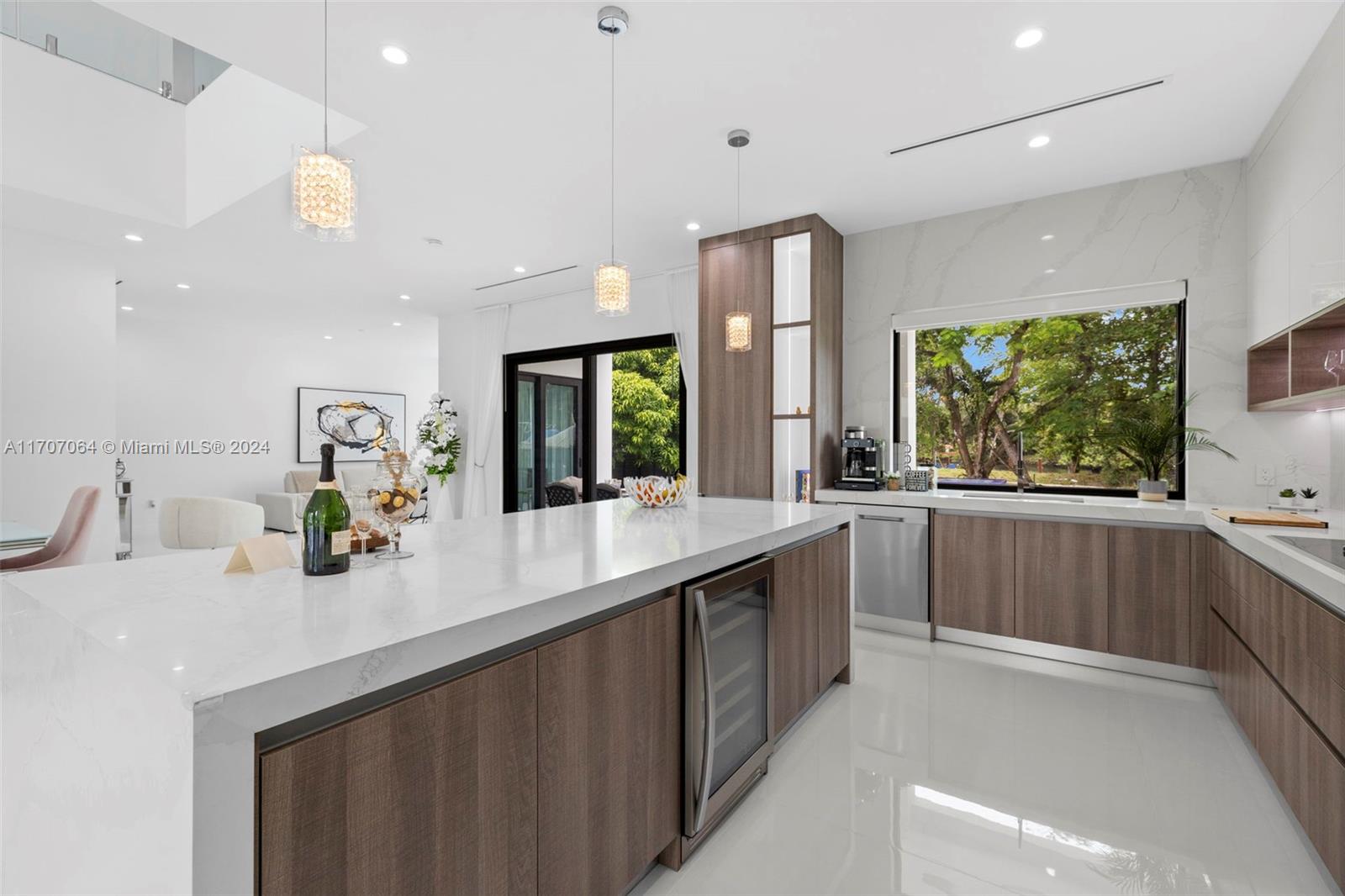 RIVERSIDE ADD AMEN PLAT - Residential