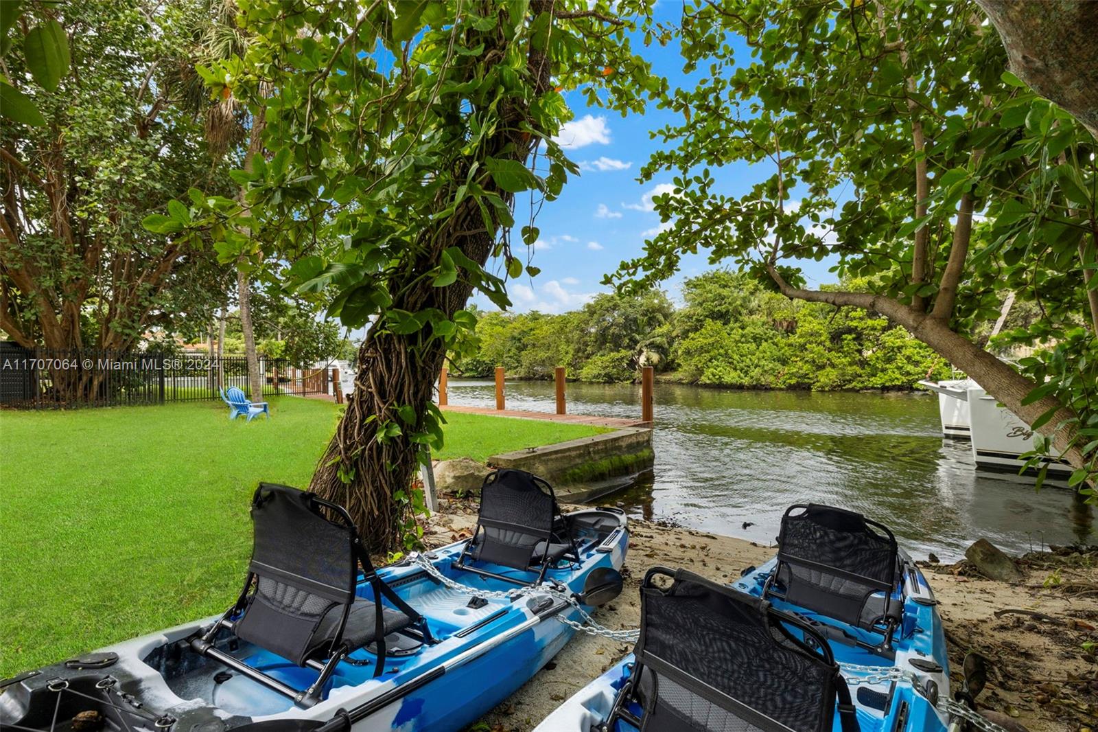 RIVERSIDE ADD AMEN PLAT - Residential