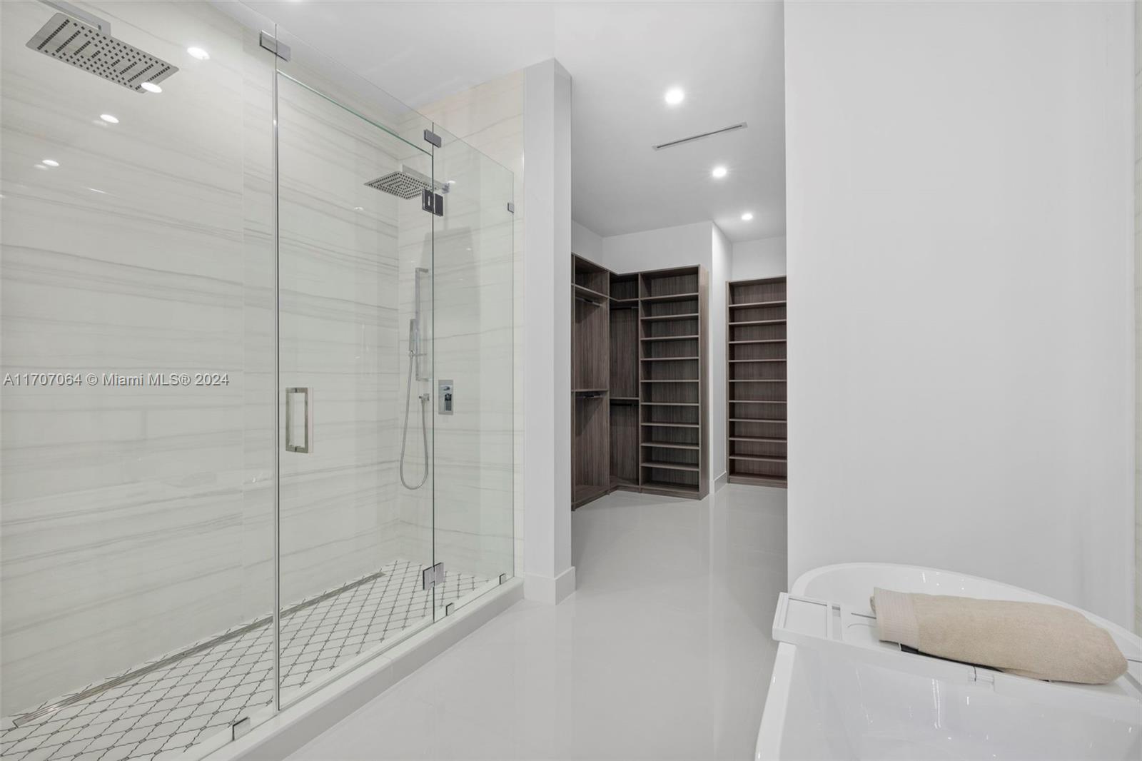 RIVERSIDE ADD AMEN PLAT - Residential