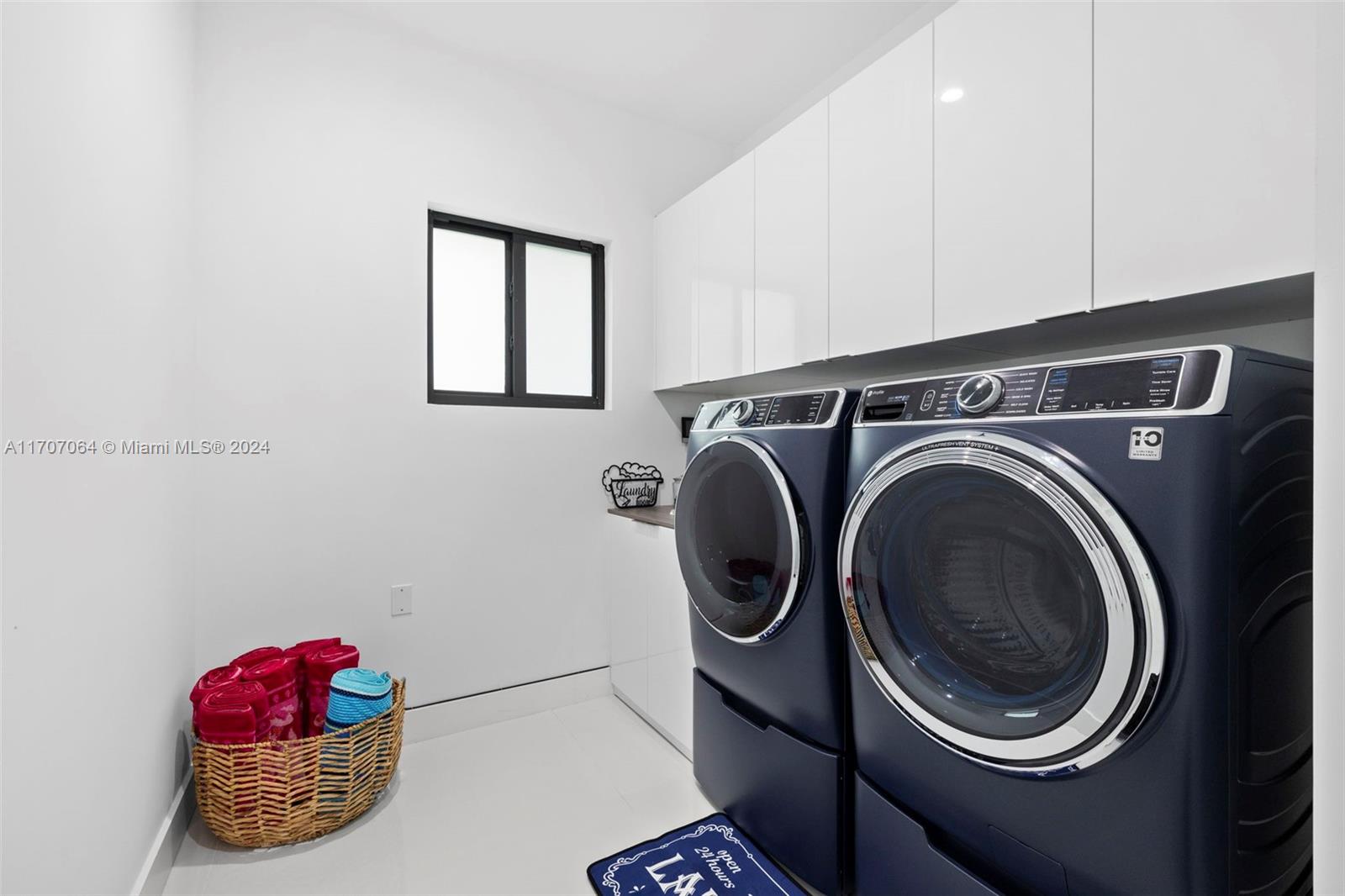 RIVERSIDE ADD AMEN PLAT - Residential