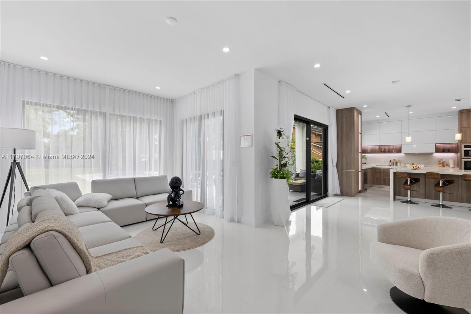 RIVERSIDE ADD AMEN PLAT - Residential