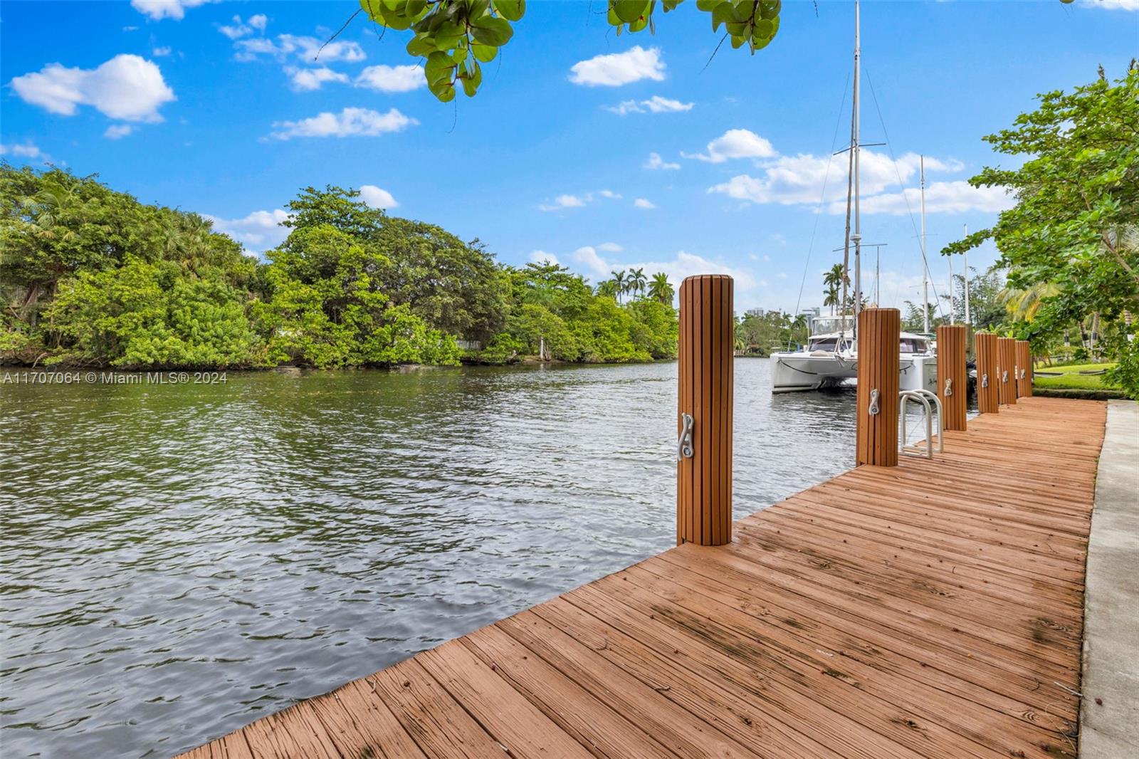 RIVERSIDE ADD AMEN PLAT - Residential