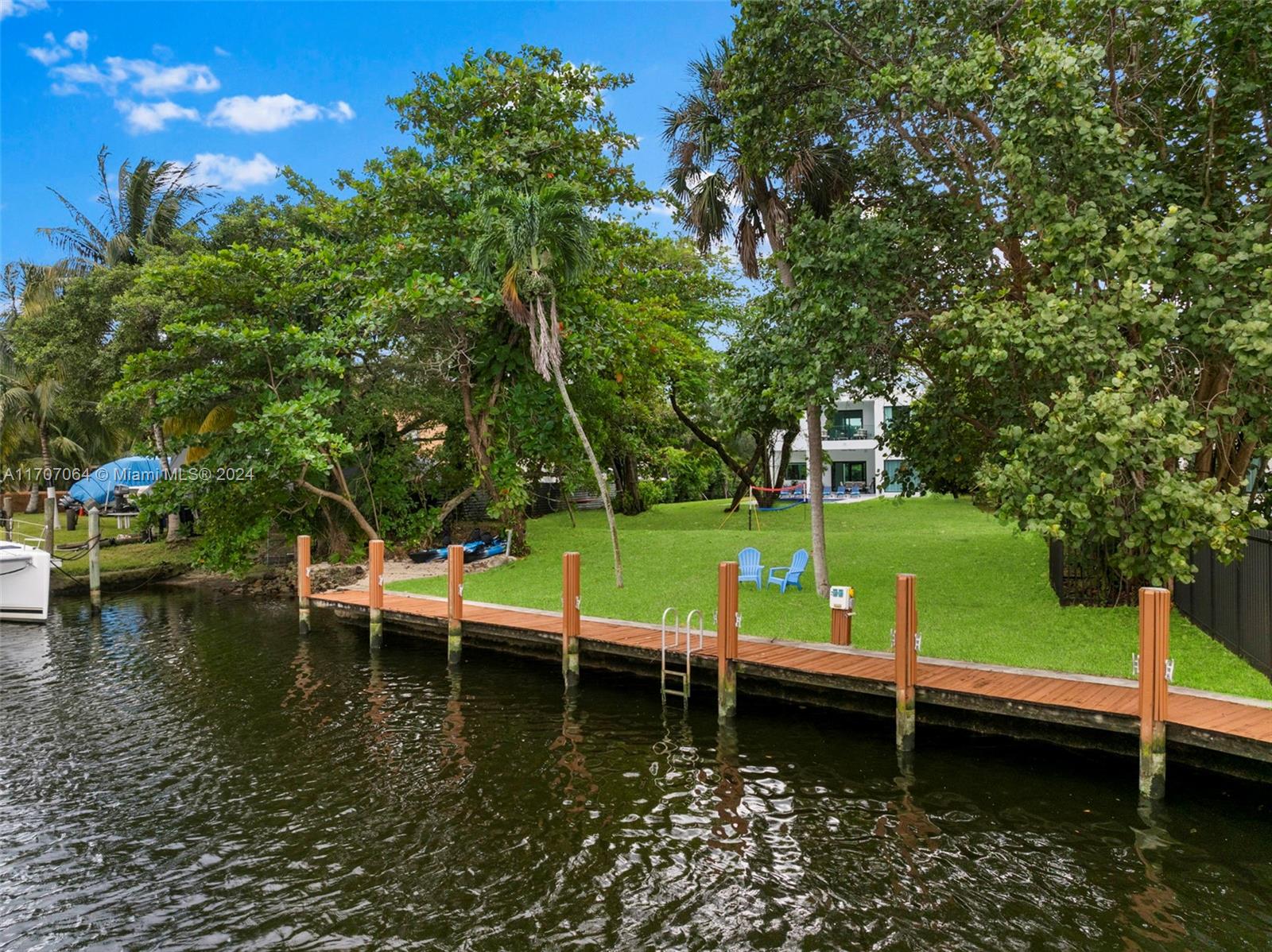 RIVERSIDE ADD AMEN PLAT - Residential