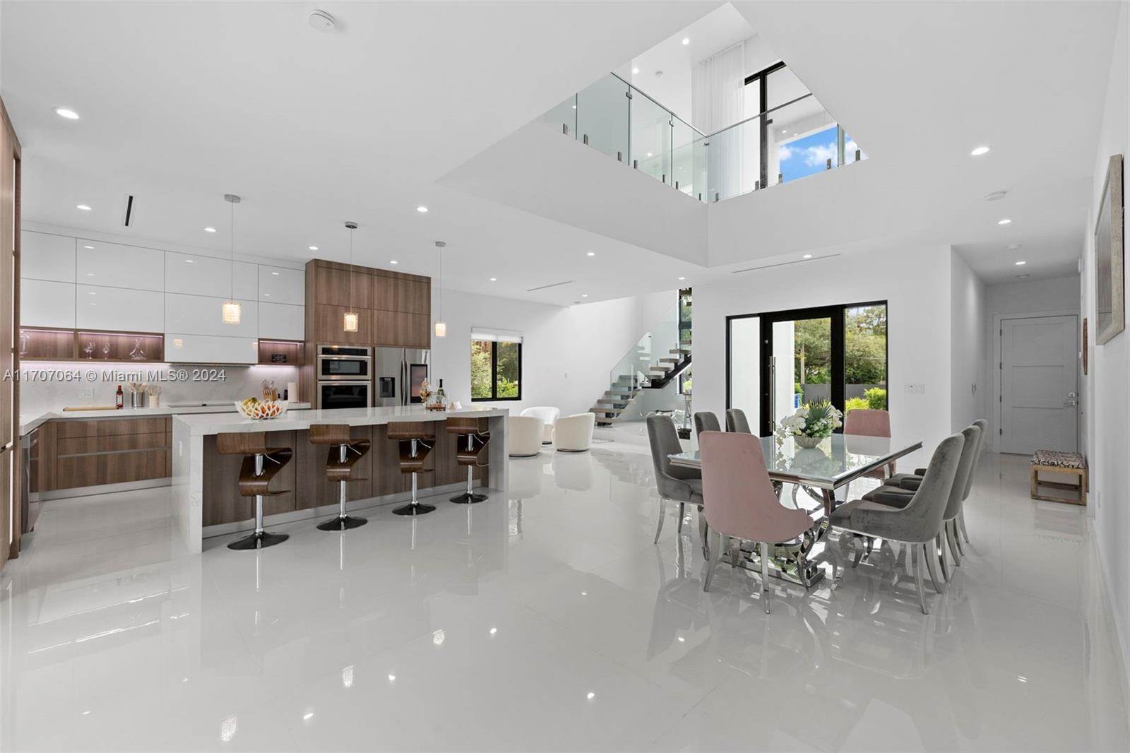 RIVERSIDE ADD AMEN PLAT - Residential