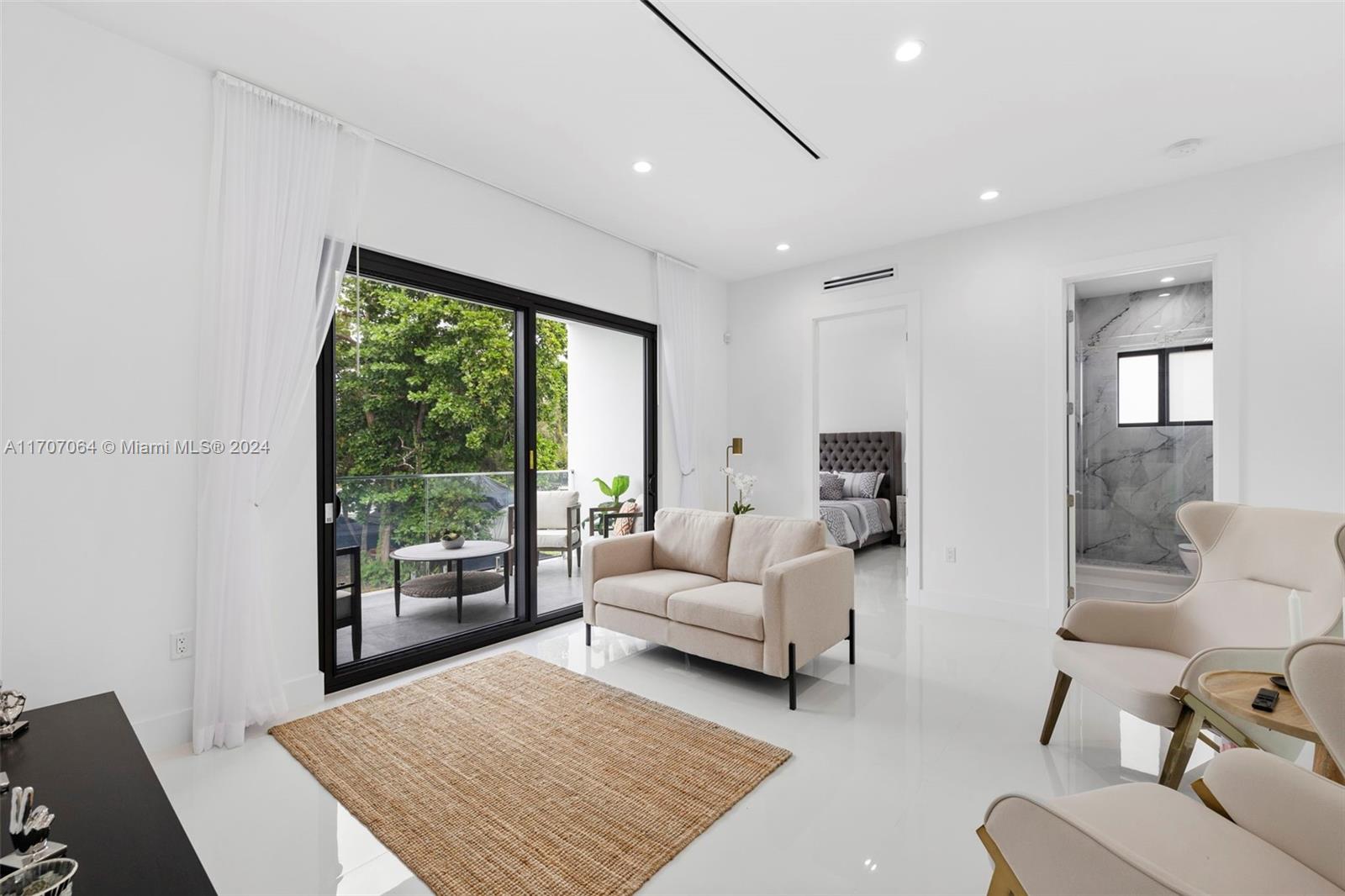 RIVERSIDE ADD AMEN PLAT - Residential