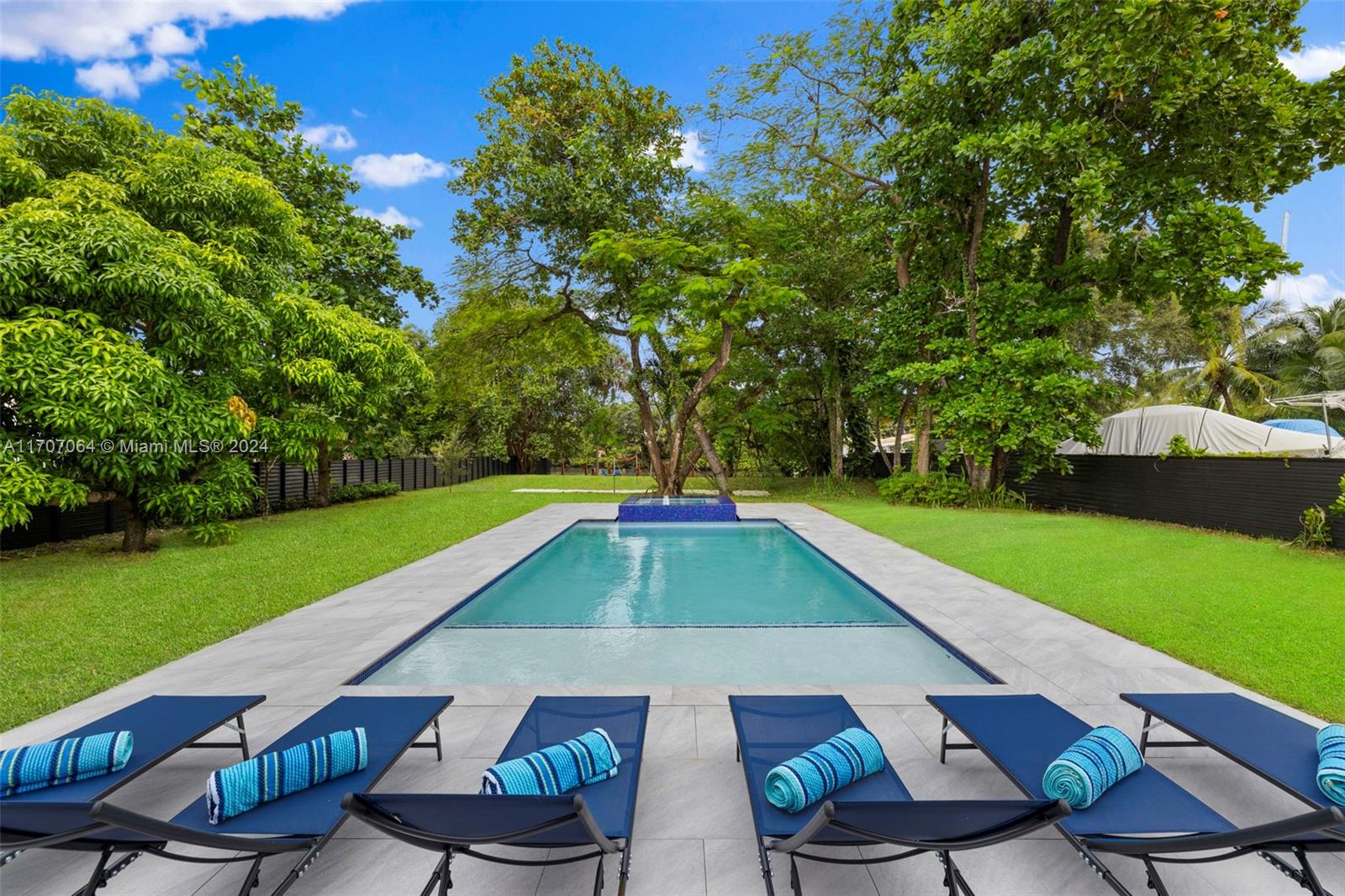 RIVERSIDE ADD AMEN PLAT - Residential