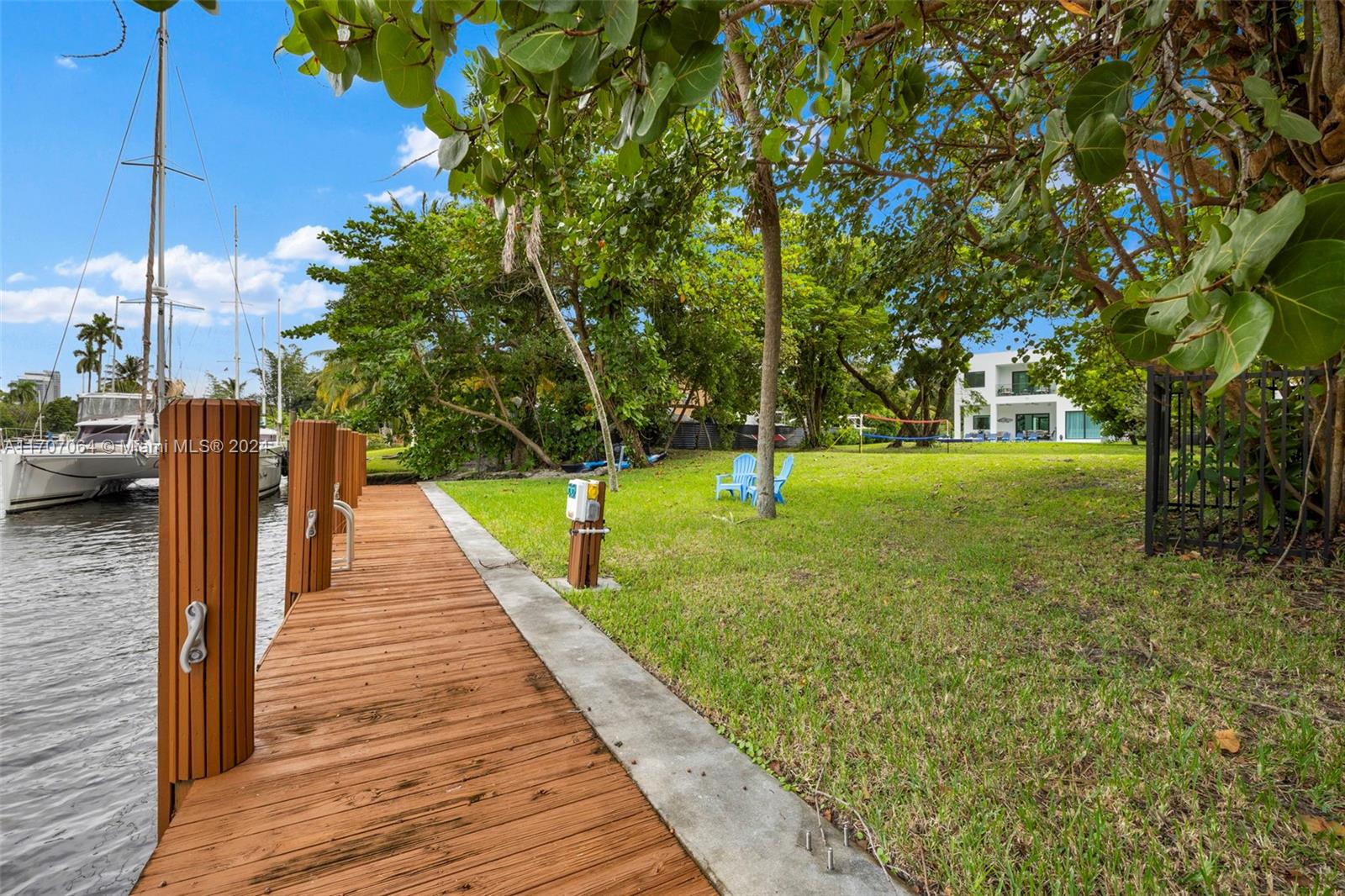 RIVERSIDE ADD AMEN PLAT - Residential