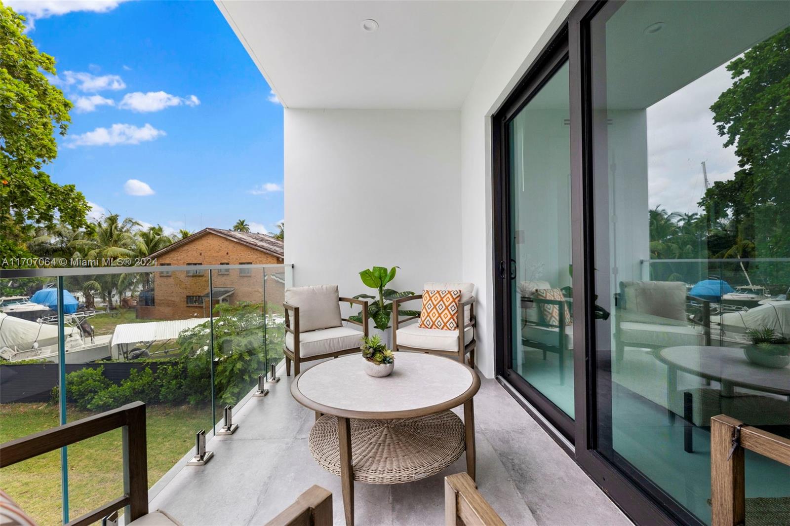 RIVERSIDE ADD AMEN PLAT - Residential