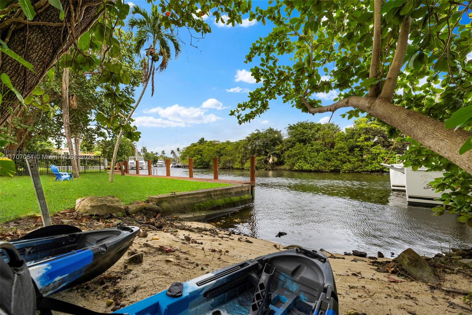 RIVERSIDE ADD AMEN PLAT - Residential