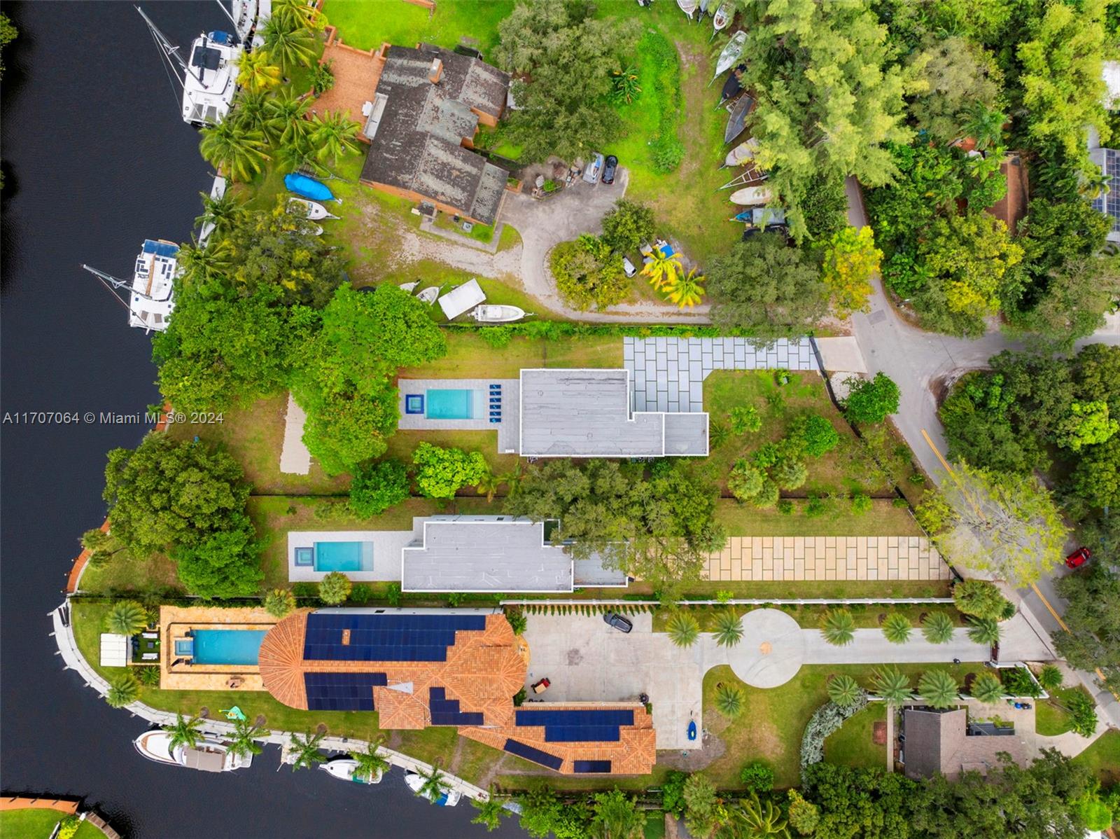 RIVERSIDE ADD AMEN PLAT - Residential