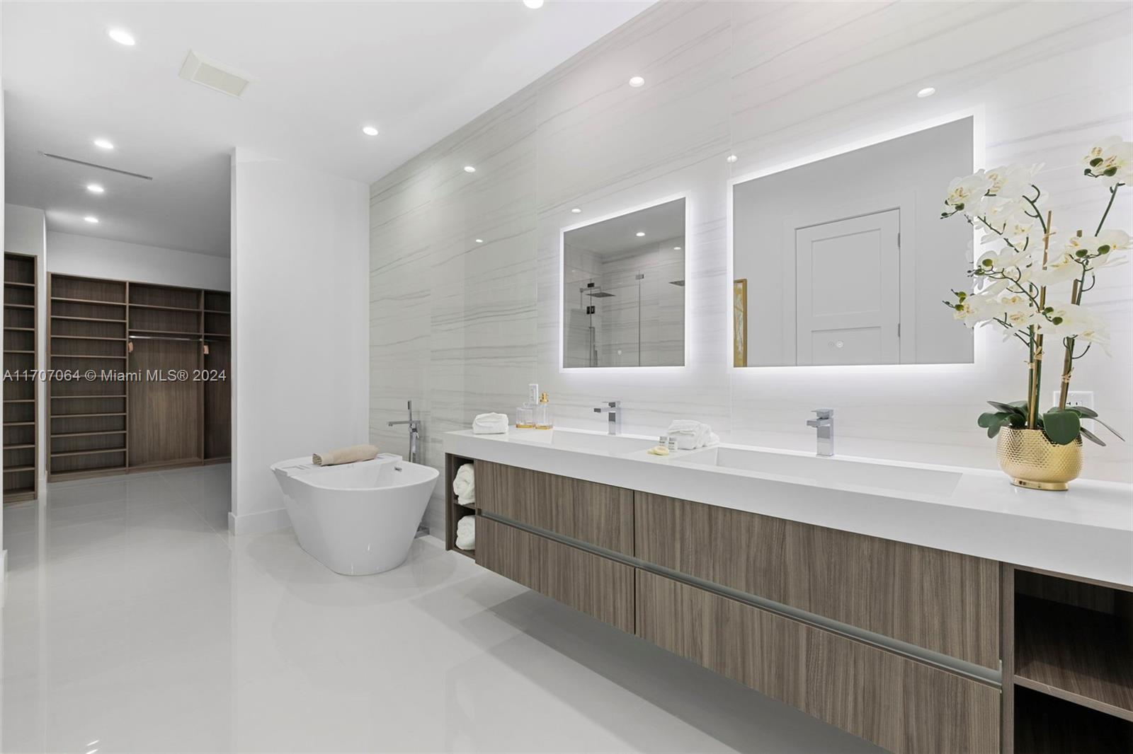 RIVERSIDE ADD AMEN PLAT - Residential